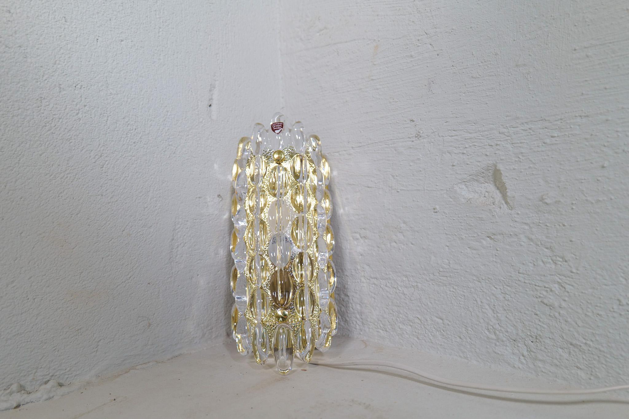 Midcentury Modern Drop Shaped Crystal Wall Lamps Orrefors by Carl Fagerlund For Sale 2