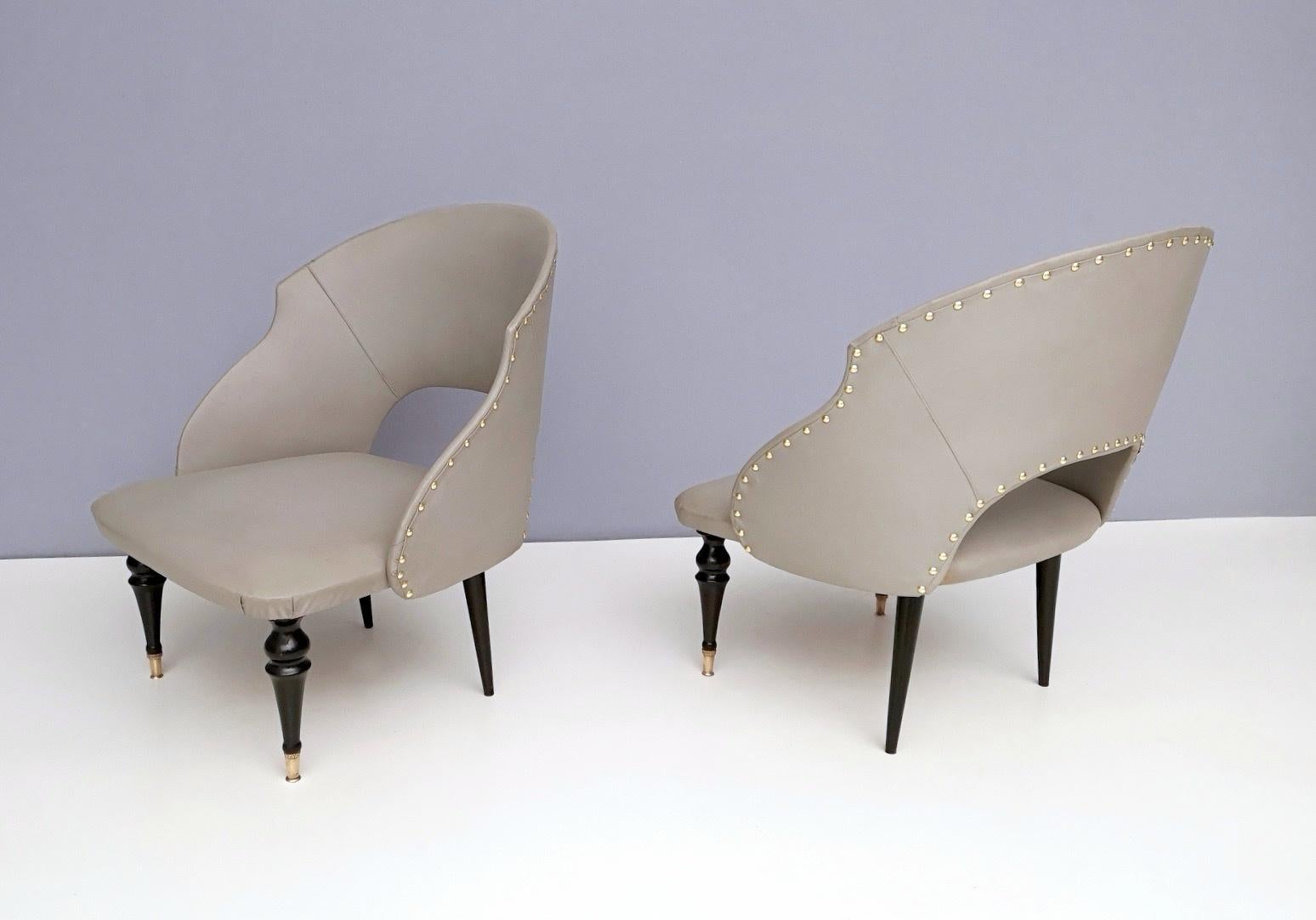 Mid-Century Modern Pair of Mid-Century Ebonized Wood and Gray Skai Lounge Chairs, Italy