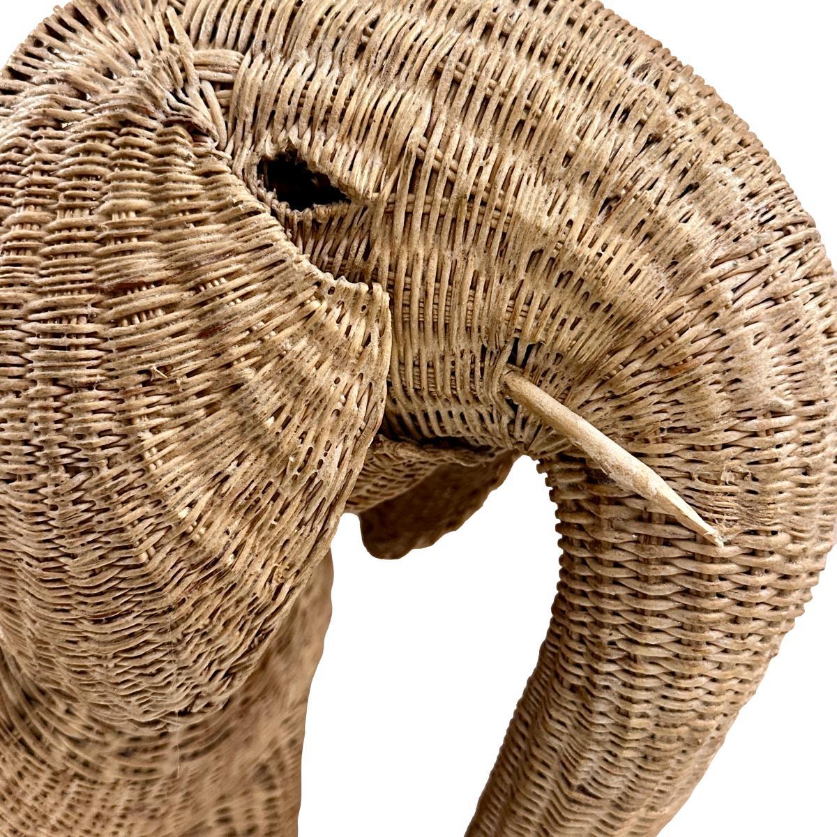 Milieu du XXe siècle Paire de lampes éléphant du milieu du siècle en vente
