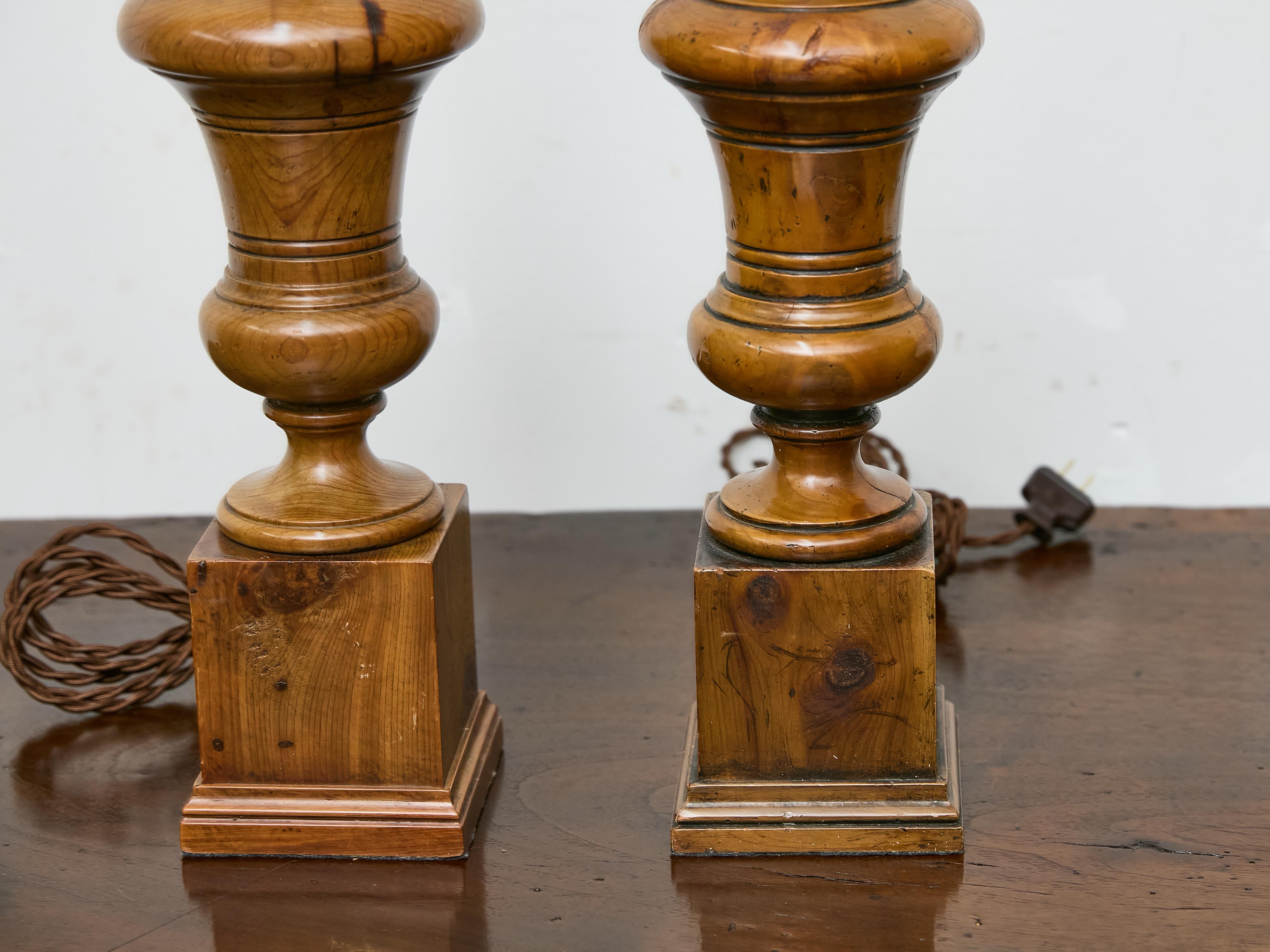 20th Century Pair of Midcentury English Turned Pine Table Lamps with Plinth Bases – US Wired For Sale