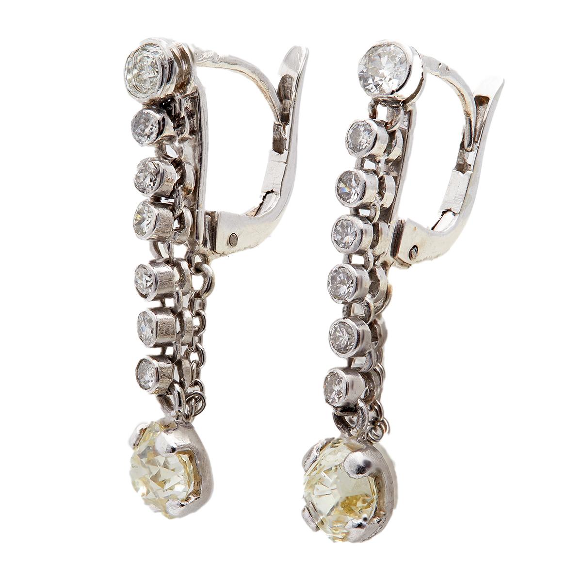 Women's or Men's Pair of Midcentury French Diamond Platinum Dangle Earrings