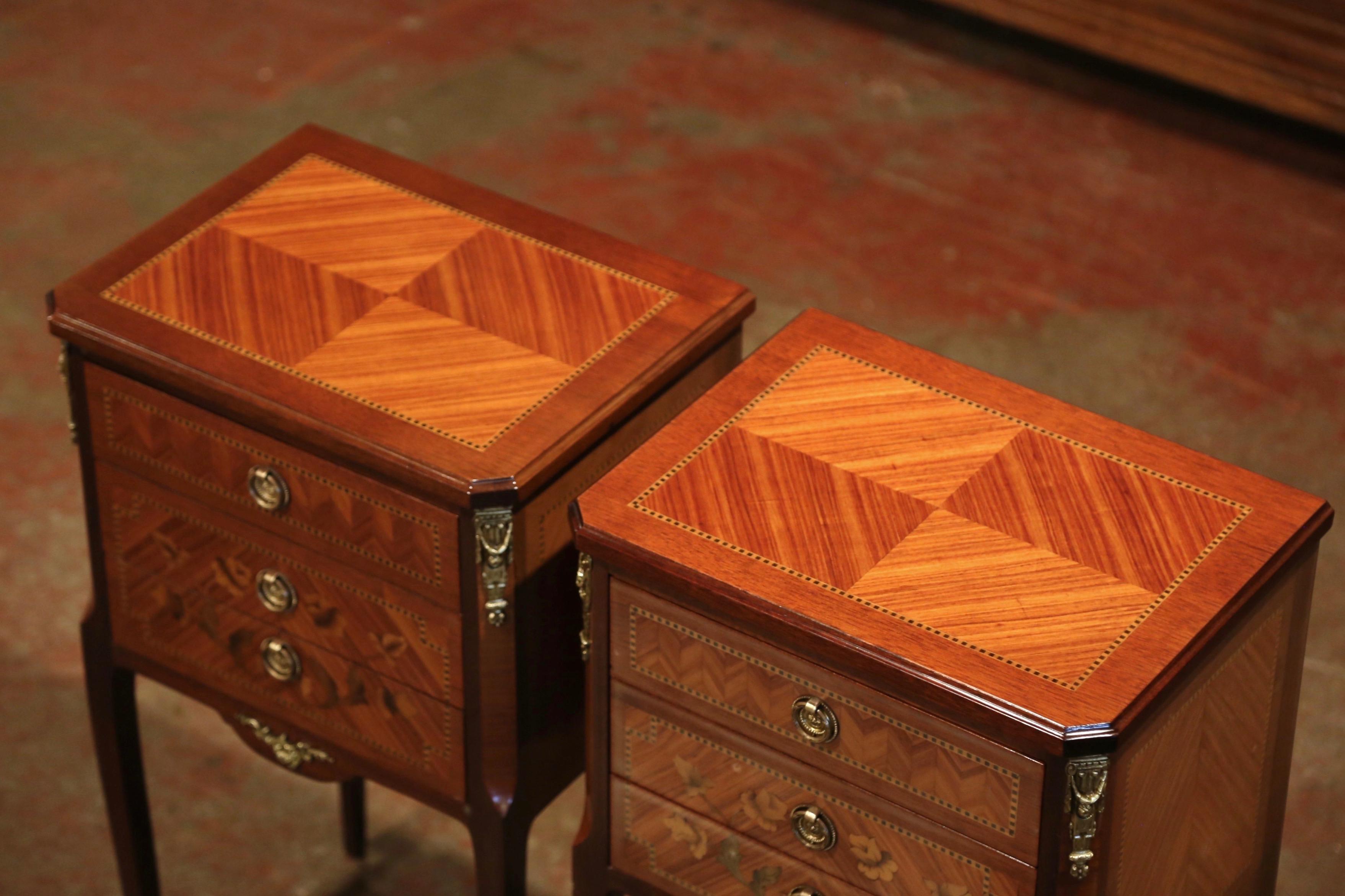 20th Century Pair of Midcentury French Louis XV Walnut Inlay and Marquetry Bedside Tables