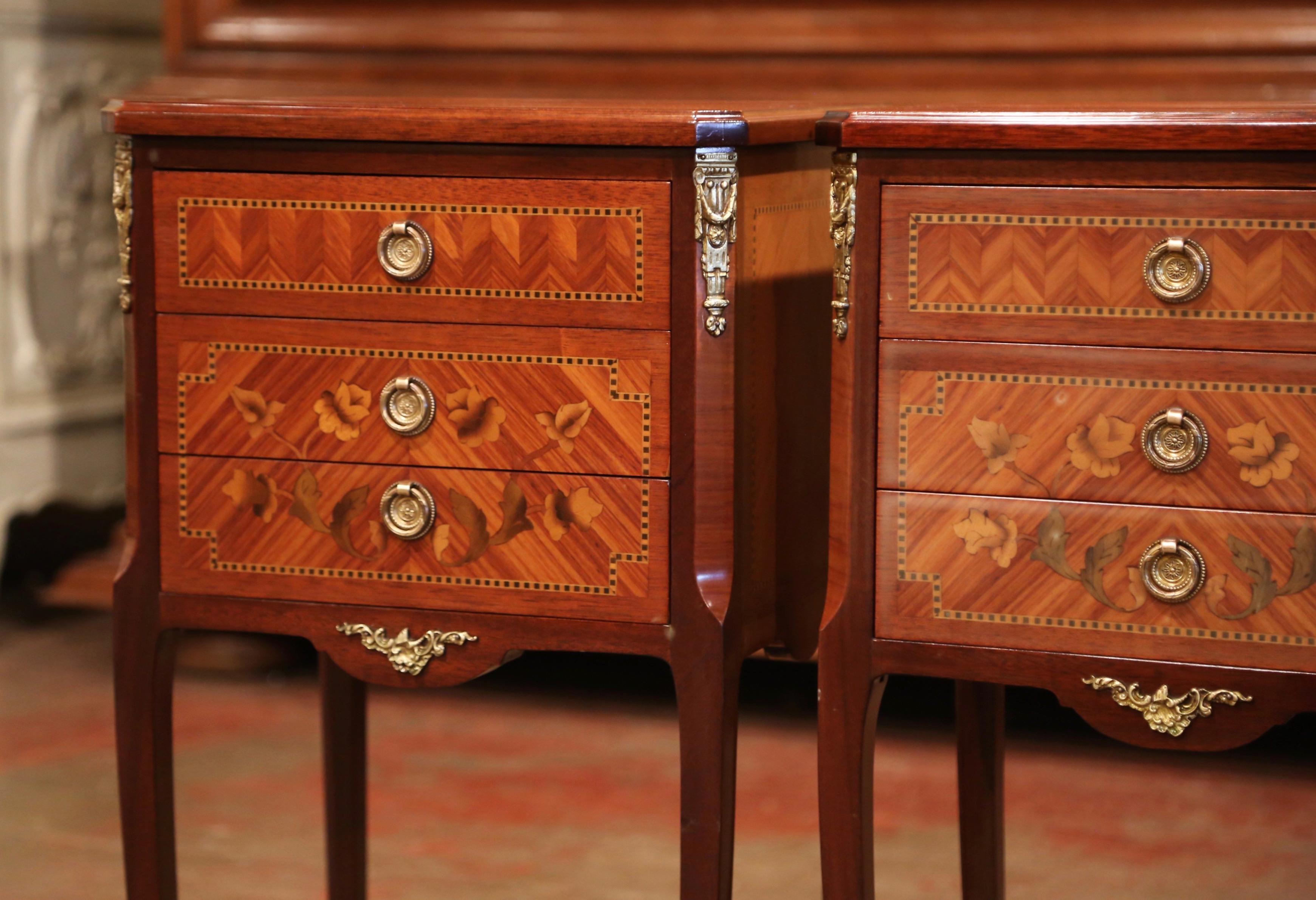 Pair of Midcentury French Louis XV Walnut Inlay and Marquetry Bedside Tables 2