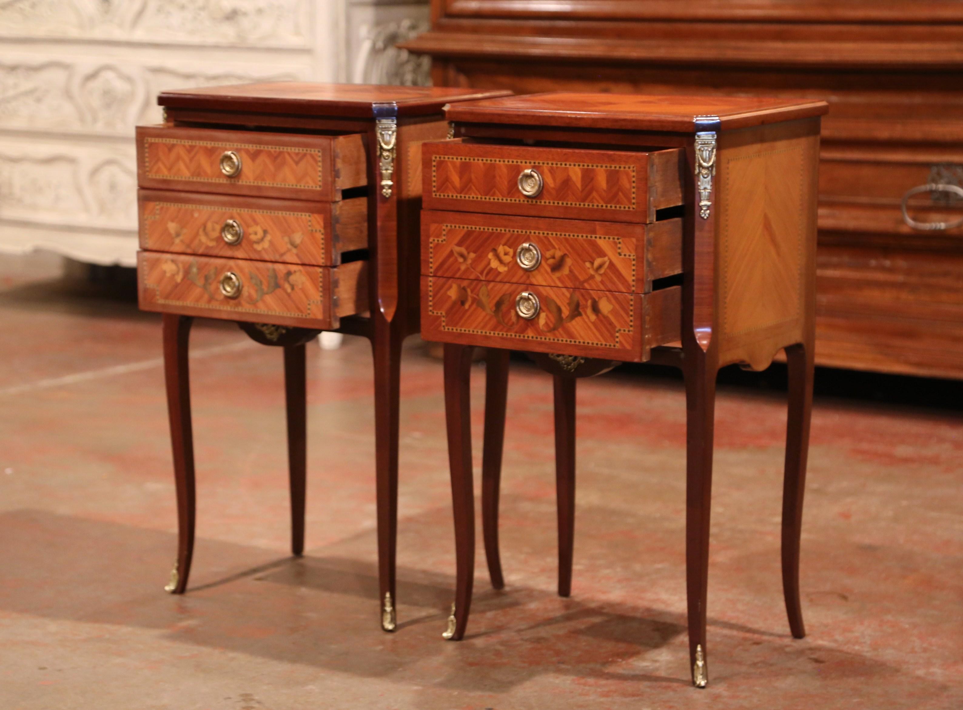 Pair of Midcentury French Louis XV Walnut Inlay and Marquetry Bedside Tables 3