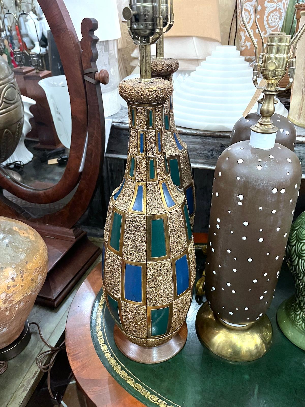 Coppia di lampade geometriche del Medioevo in vendita 1