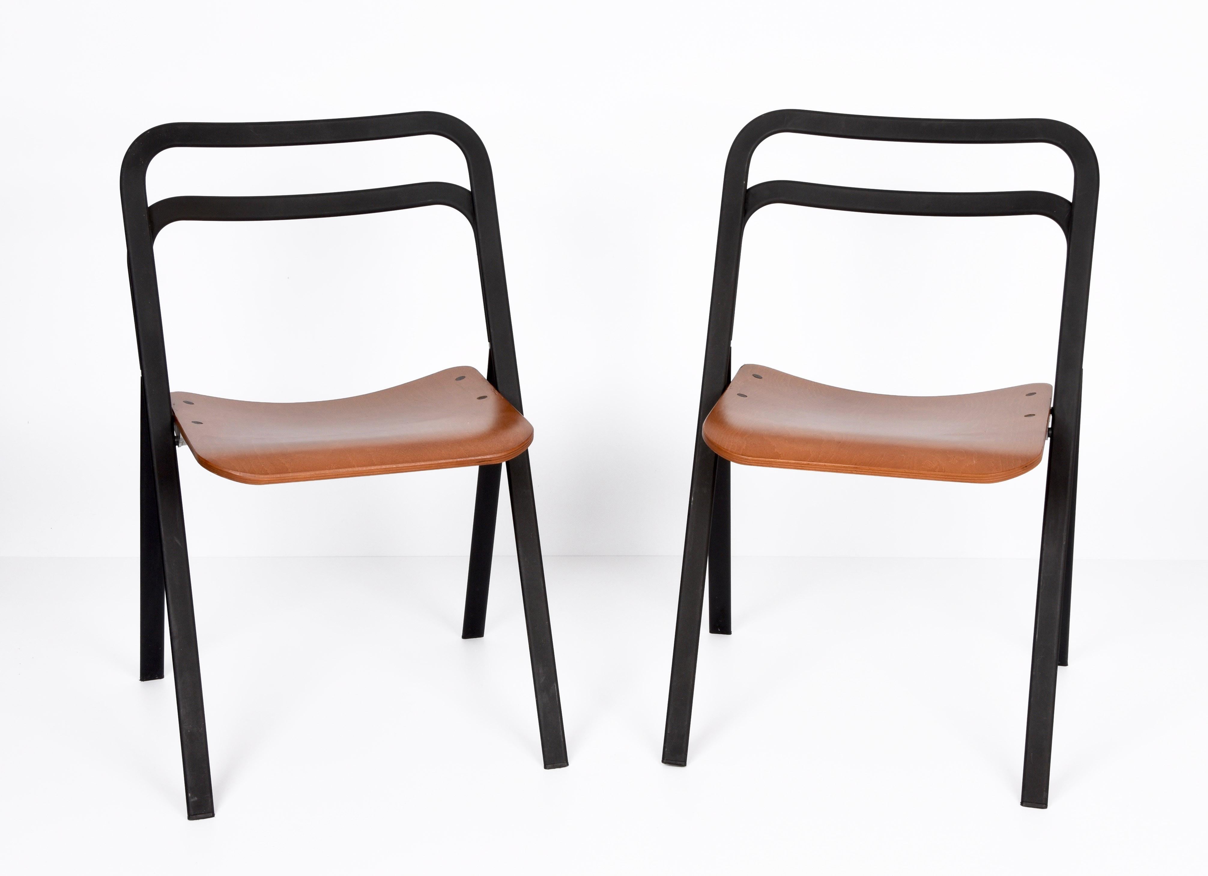 Pair of Midcentury Giorgio Cattelan Italian Folding Chairs for Cidue Italy 1970s In Good Condition For Sale In Roma, IT