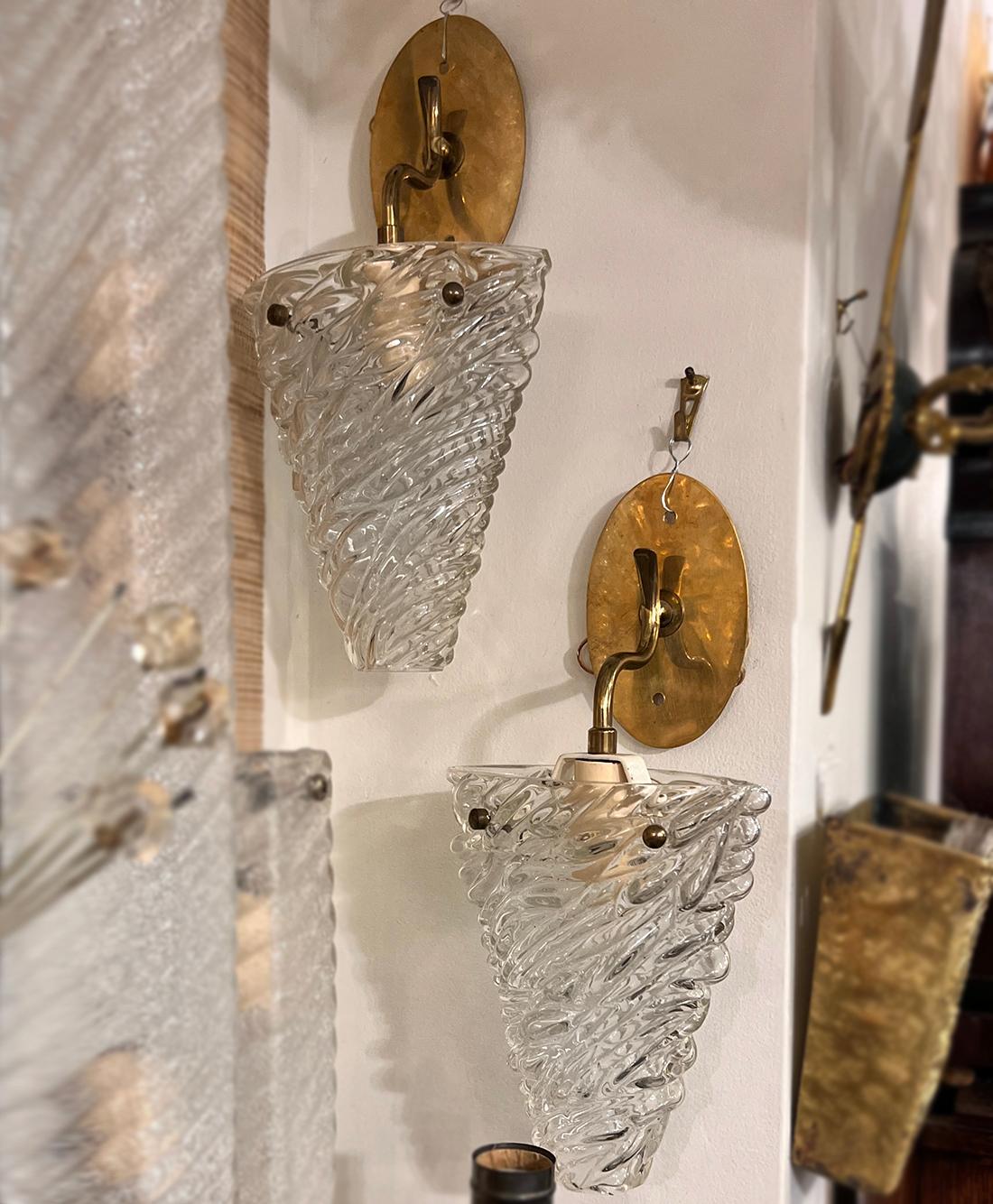 Verre Paire d'appliques en verre du milieu du siècle en vente