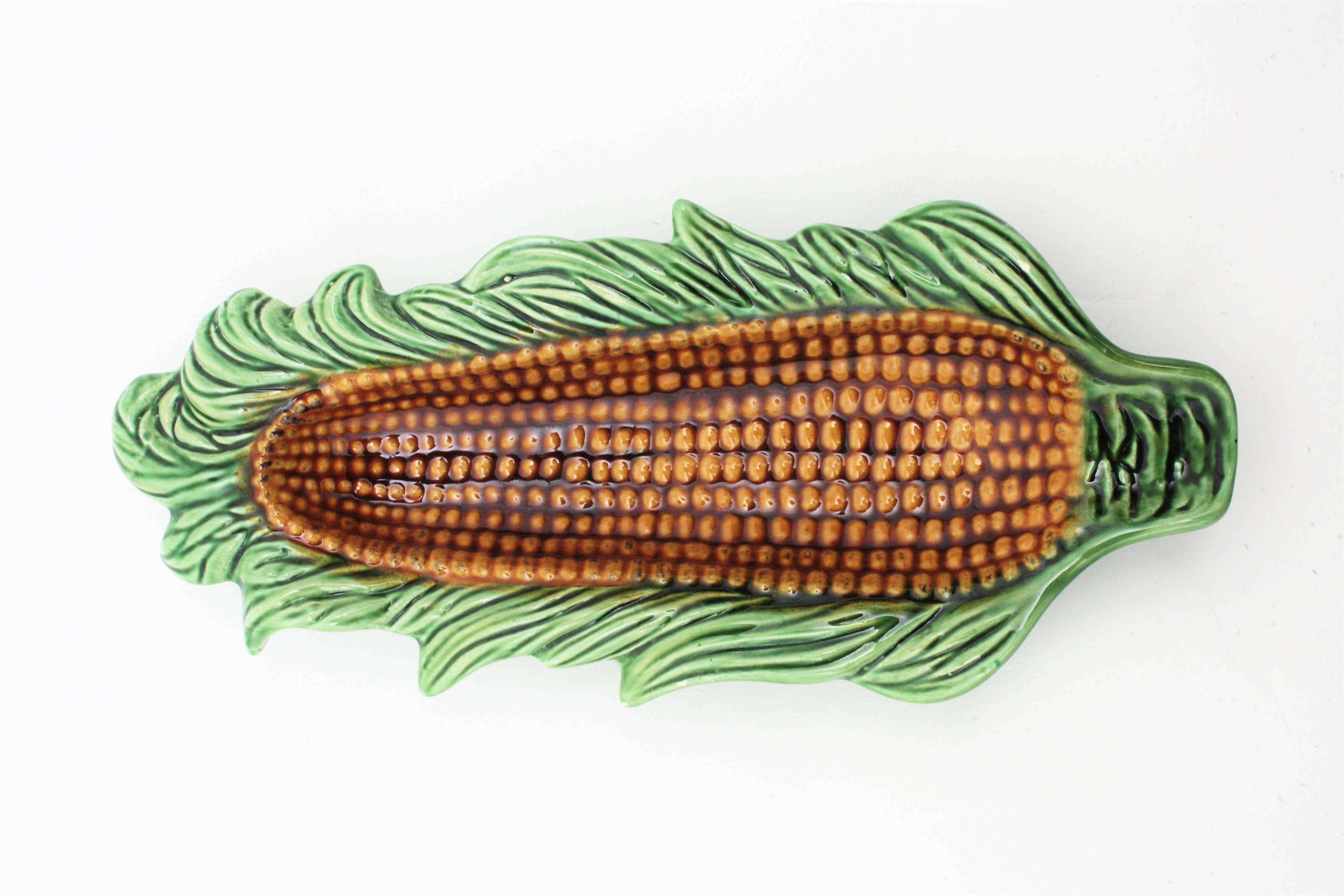 Pair of Midcentury Glazed Ceramic Corn on the Cob Dishes, Portugal, 1960s In Excellent Condition For Sale In Barcelona, ES