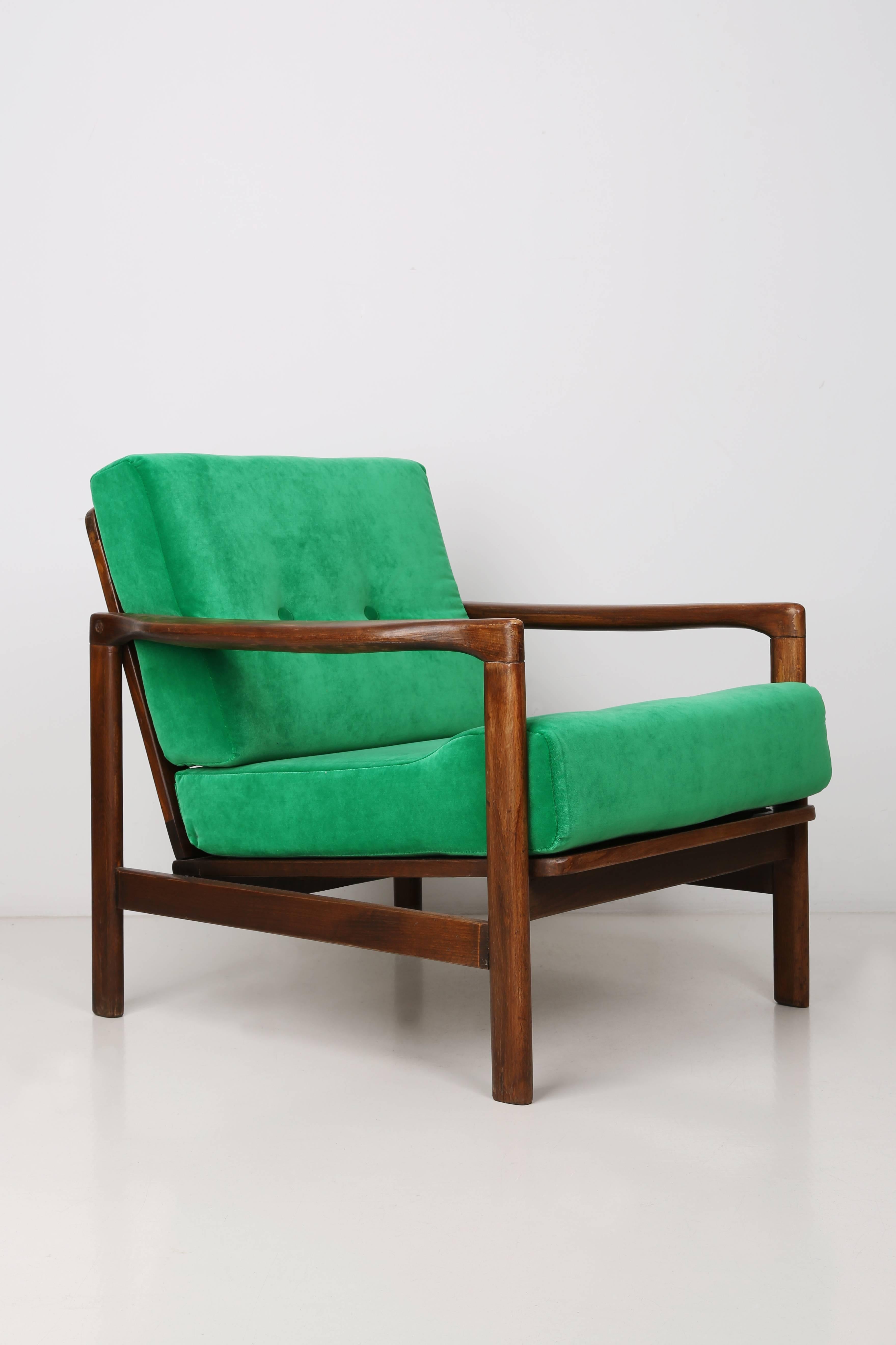 The B-7522 armchair was designed in the 1960s by Zenon Baczyk, it was produced by Swarzedz Furniture Factories in Poland. Furniture kept in perfect condition, after full upholstery renovation with refreshed woodwork. Stabile and very comfortable