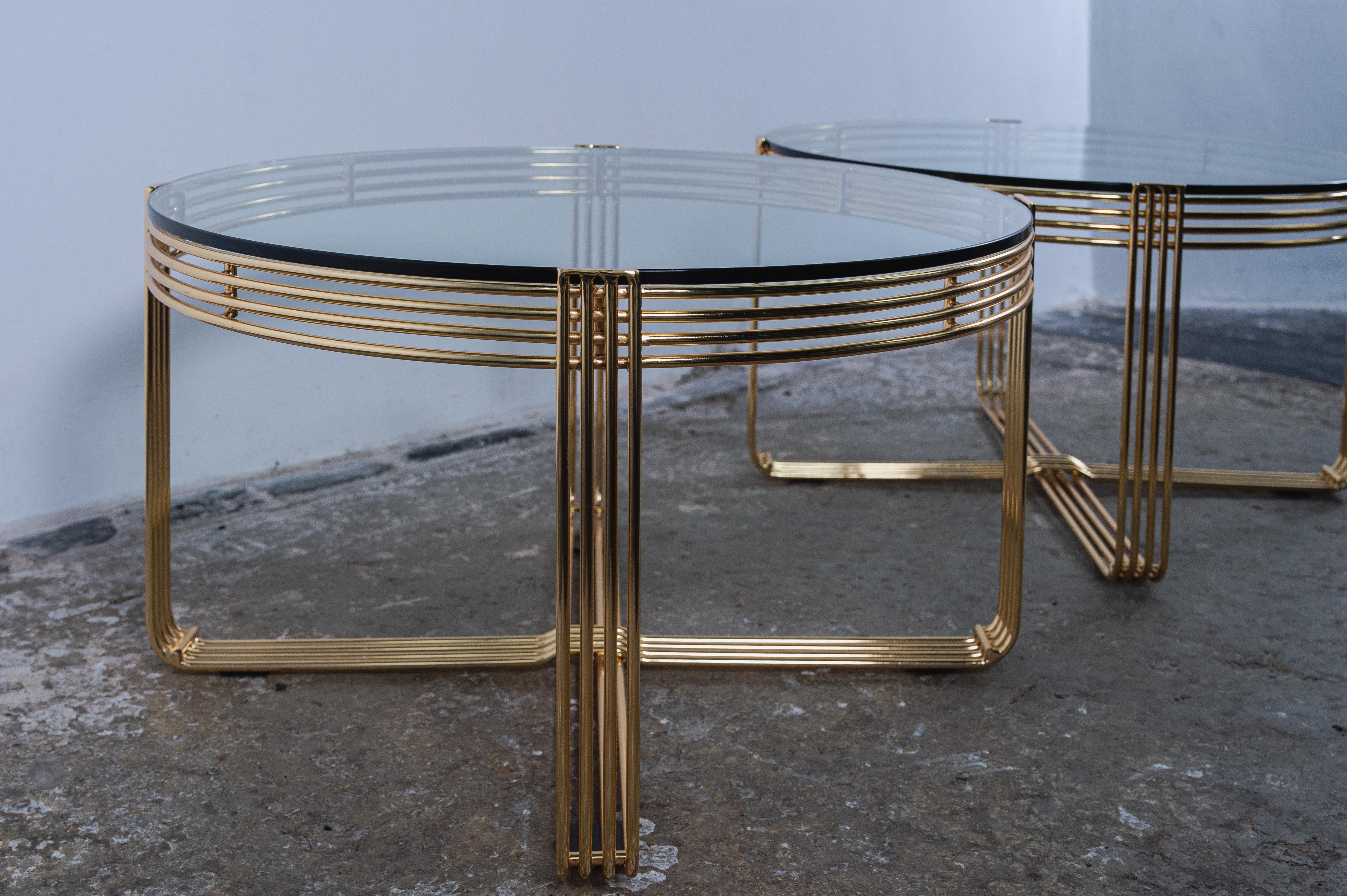 Pair of Midcentury Guilded Steel Wire Side Tables In Good Condition For Sale In BUSSUM, NH