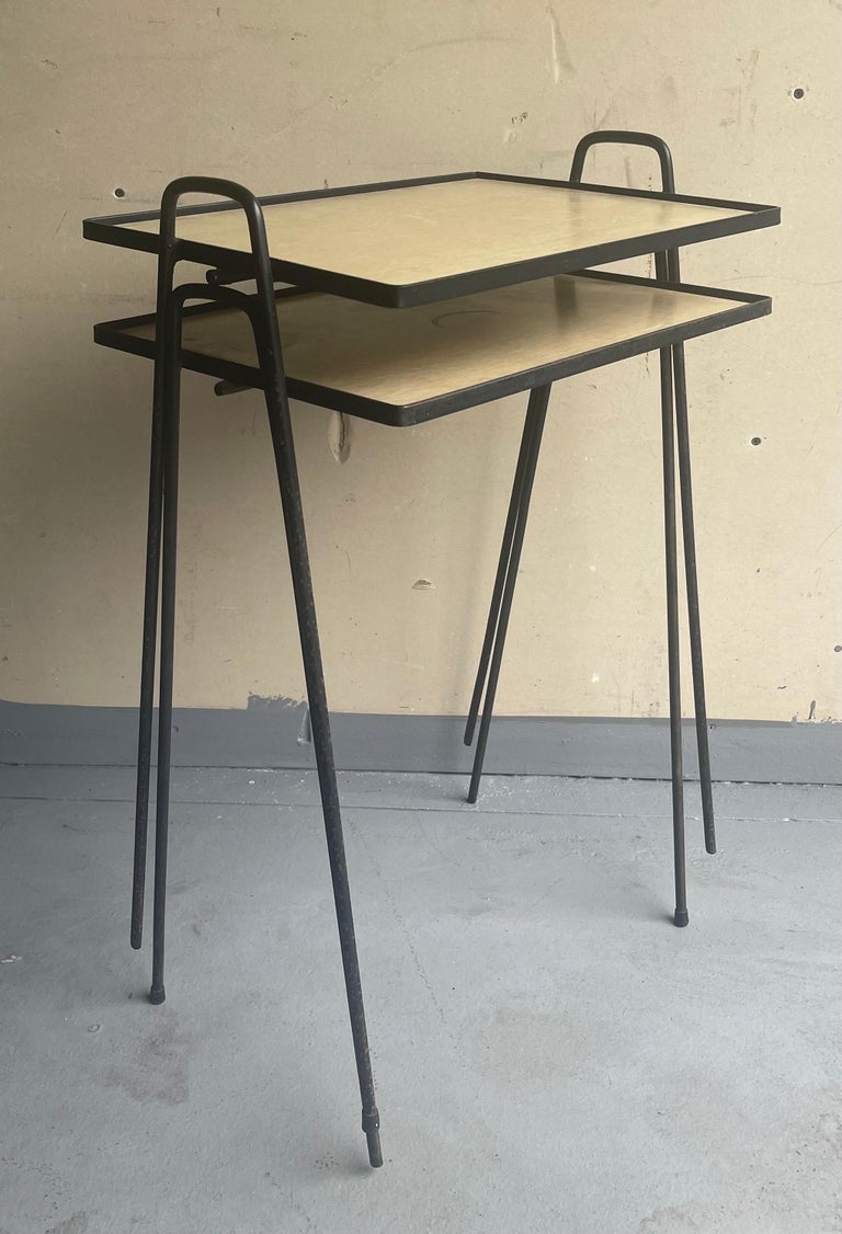 20th Century Pair of Mid-Century Hairpin Stacking TV Tray Tables For Sale