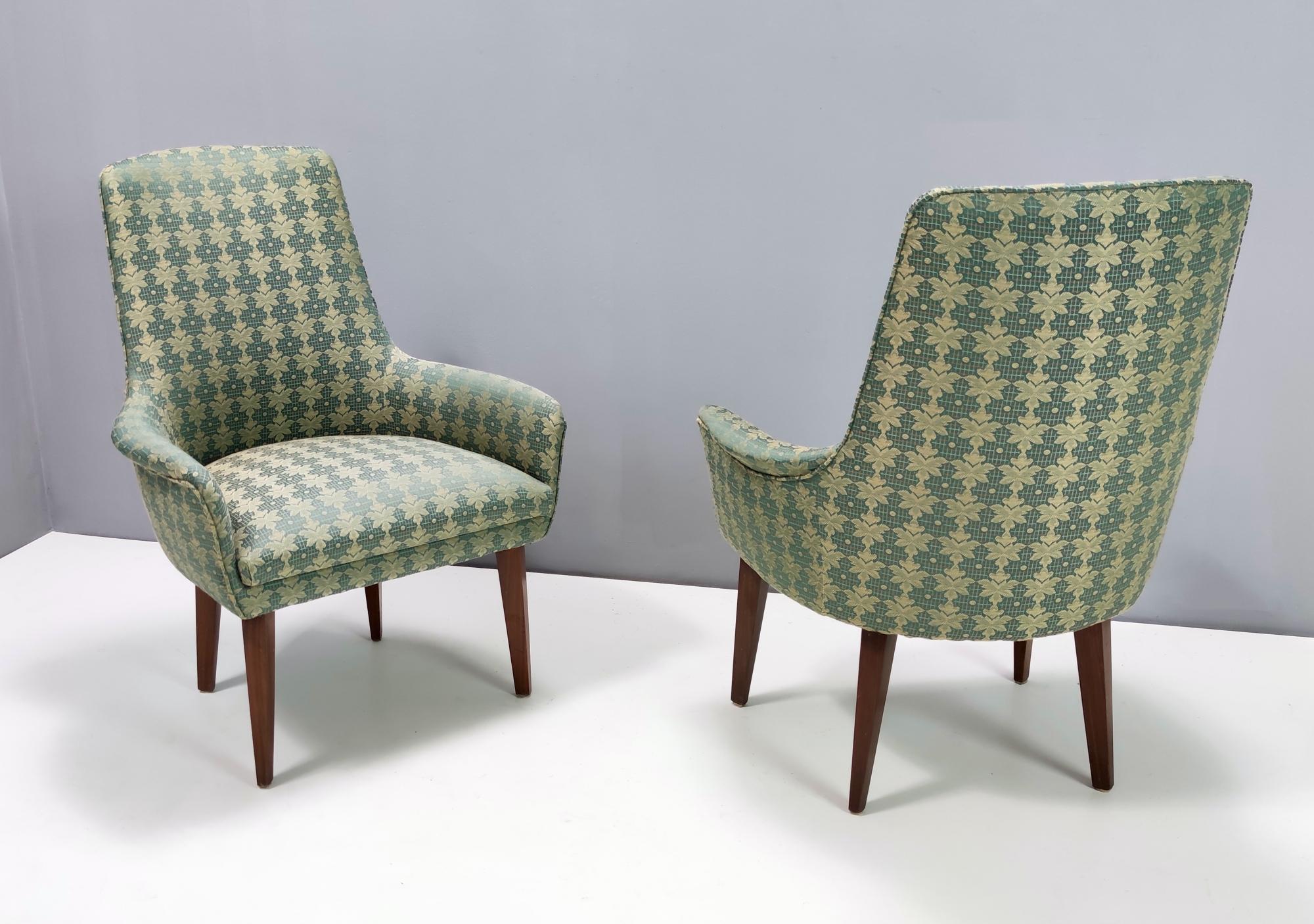 Mid-Century Modern Pair of Vintage High-Quality Green Fabric and Beech Armchairs, Italy For Sale