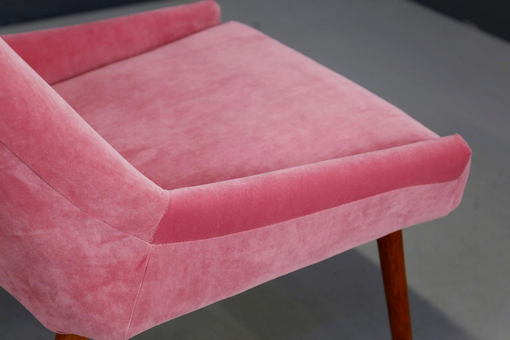 Pair of Midcentury Italian Attributed by Carlo Pagani in Pink Velvet, 1950s 1
