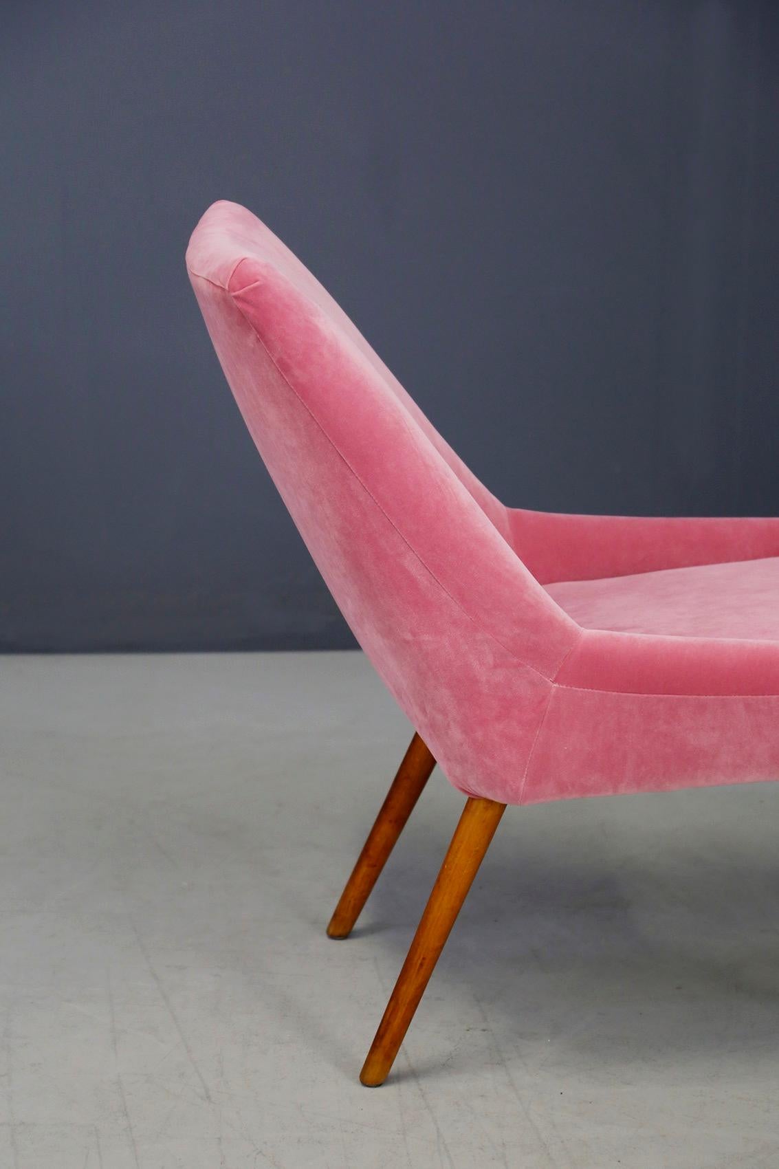 Pair of Midcentury Italian Attributed by Carlo Pagani in Pink Velvet, 1950s 3