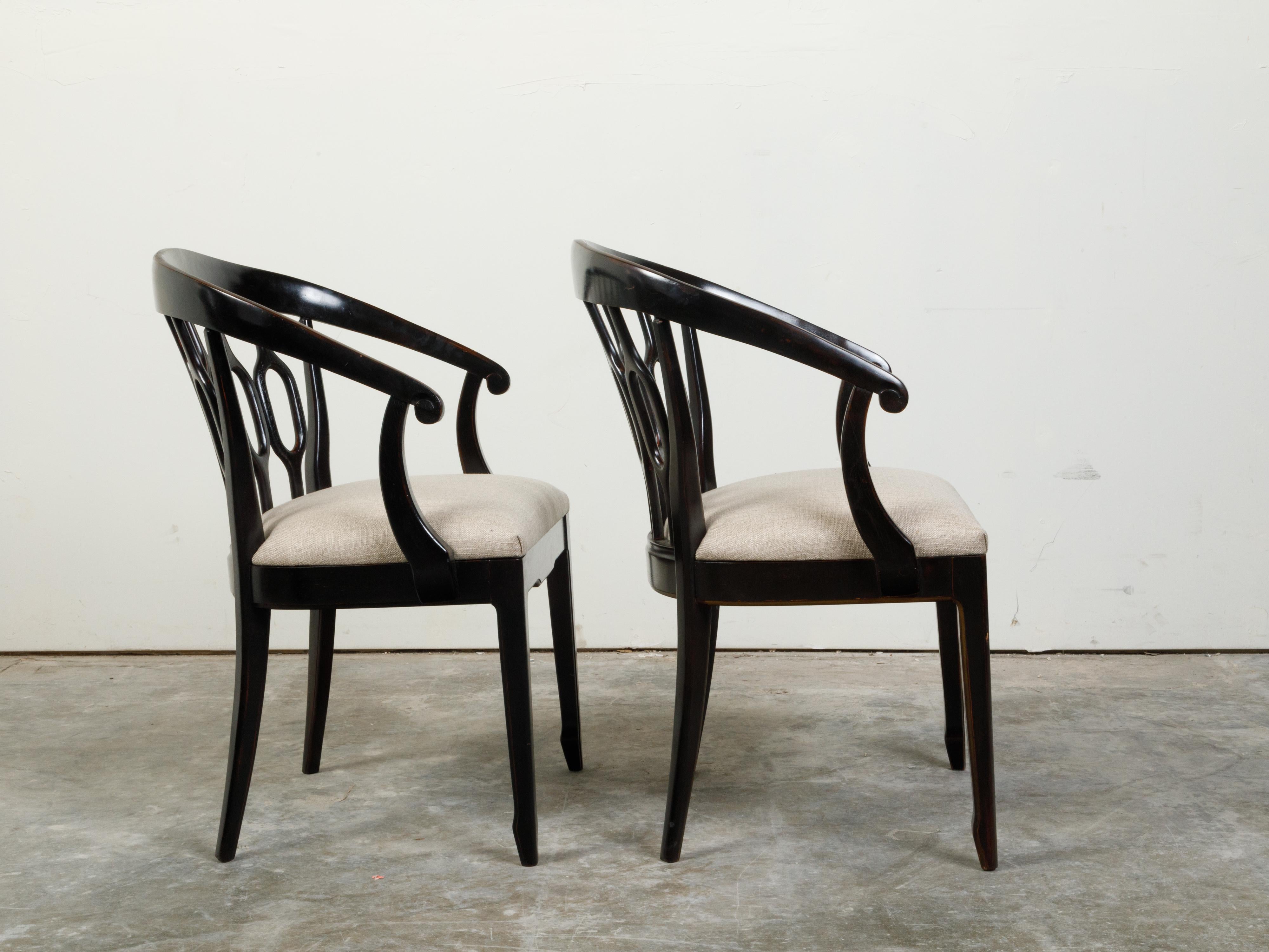 Pareja de Sillones de Herradura Negros Italianos de Mediados de Siglo con Tapicería de Lino Nueva en venta 1