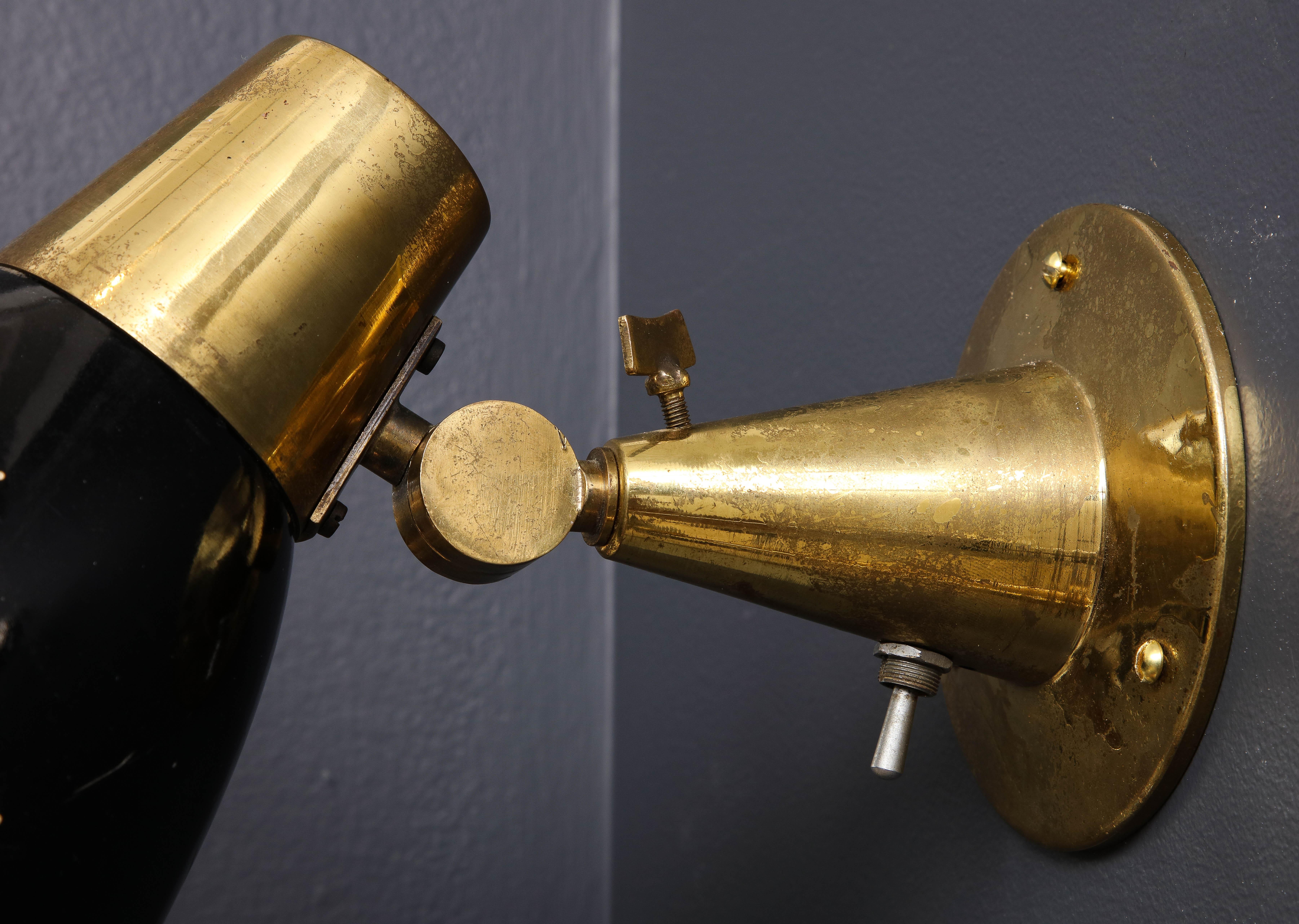 Pair of Midcentury Italian Brass and Enameled Steel Sconces, 1950s For Sale 3