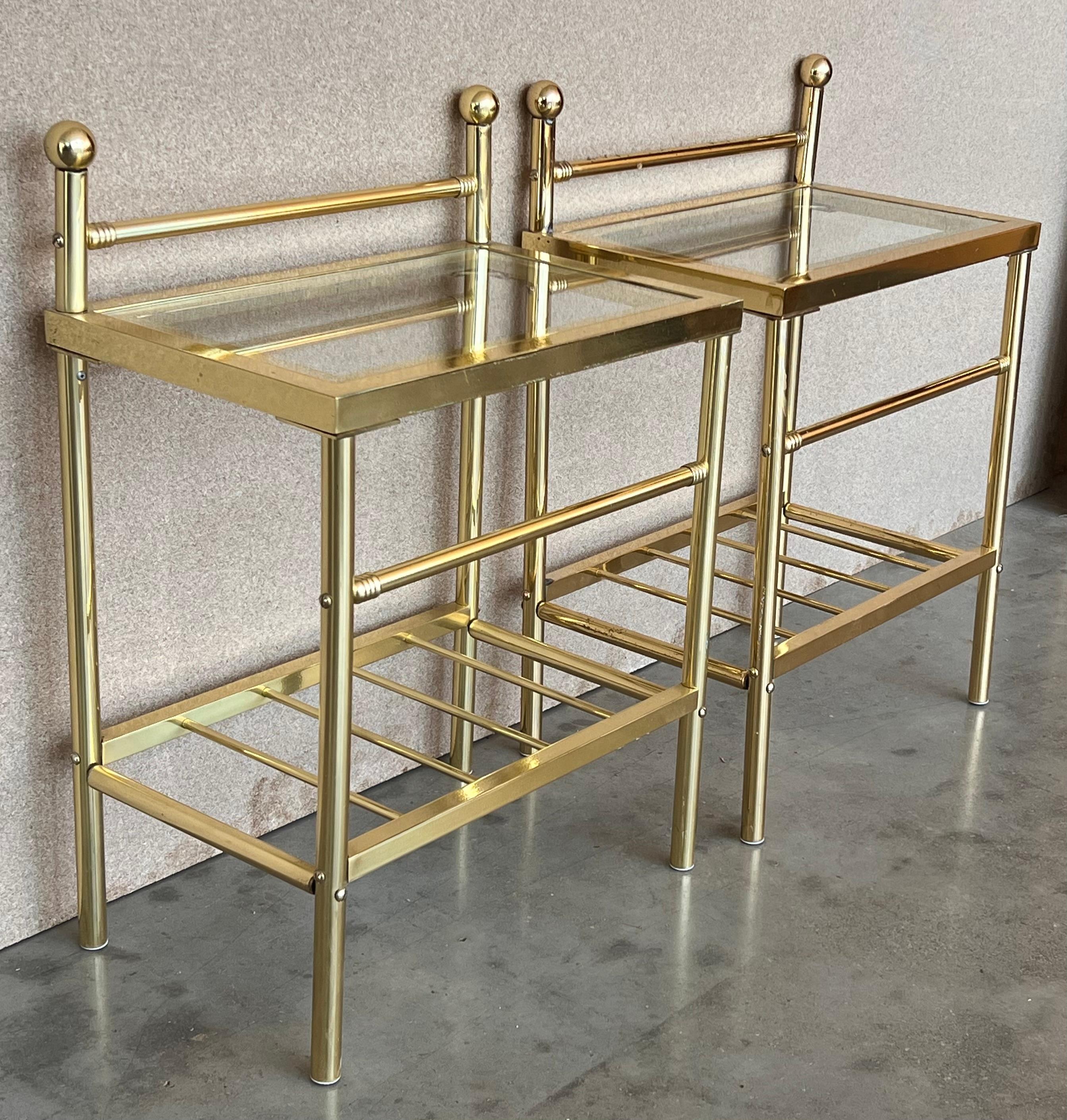 20th Century Pair of Midcentury Italian Bronze and Glass with Nightstands with Crest For Sale