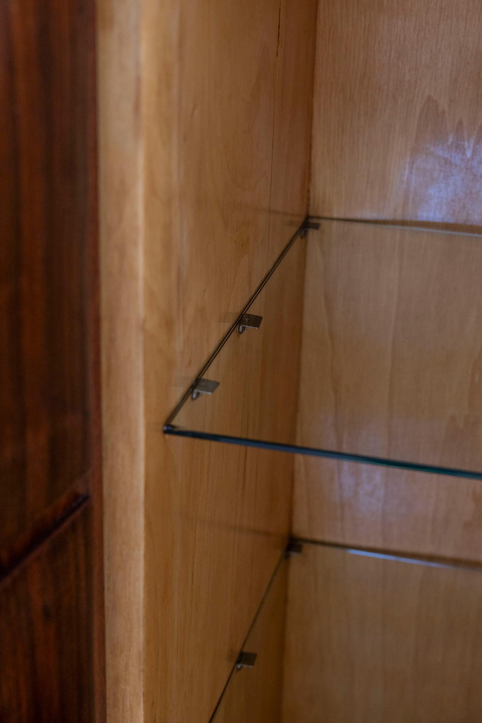 Pair of midcentury Italian cabinets by Paolo Buffa For Sale 4