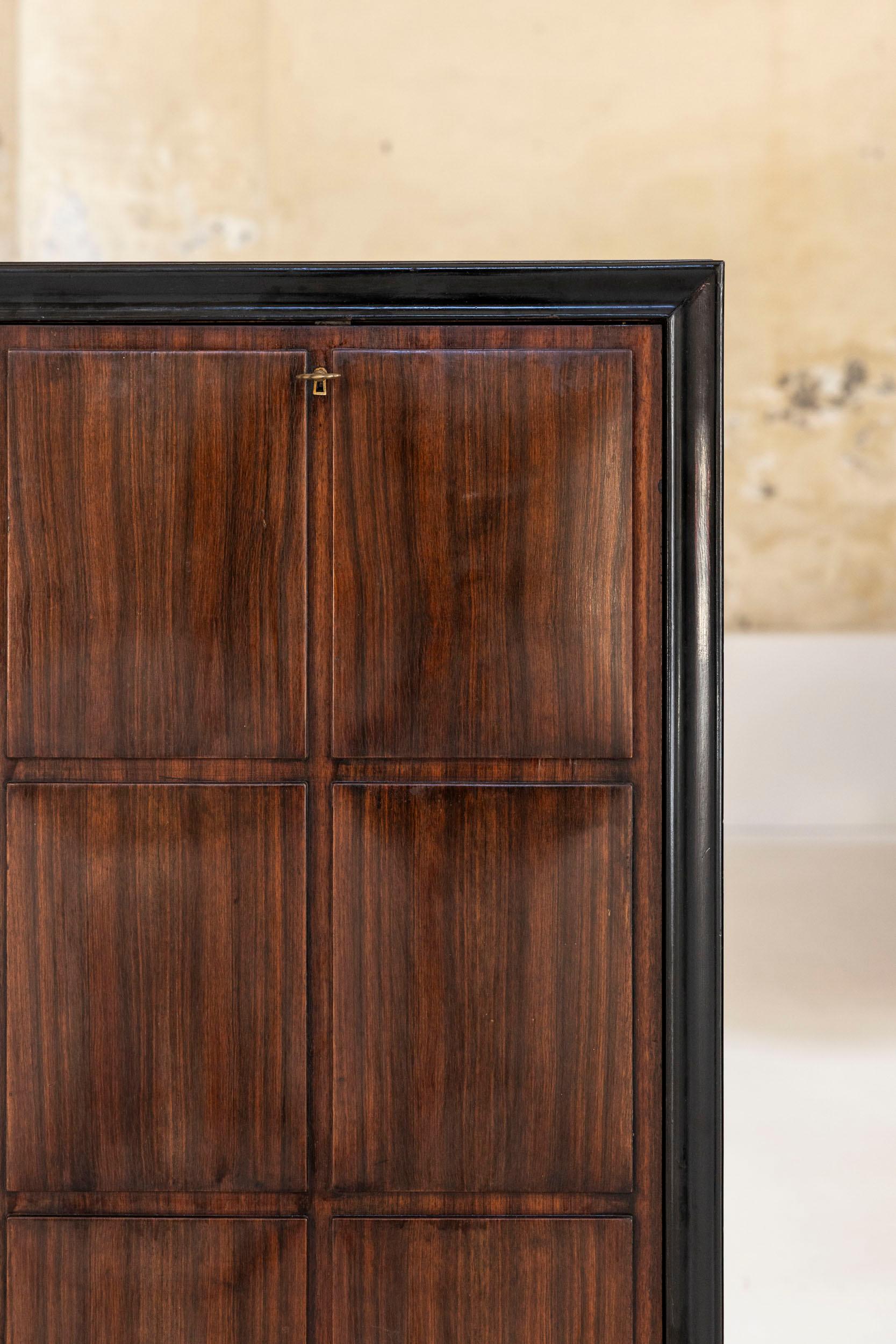 Pair of midcentury Italian cabinets by Paolo Buffa For Sale 7