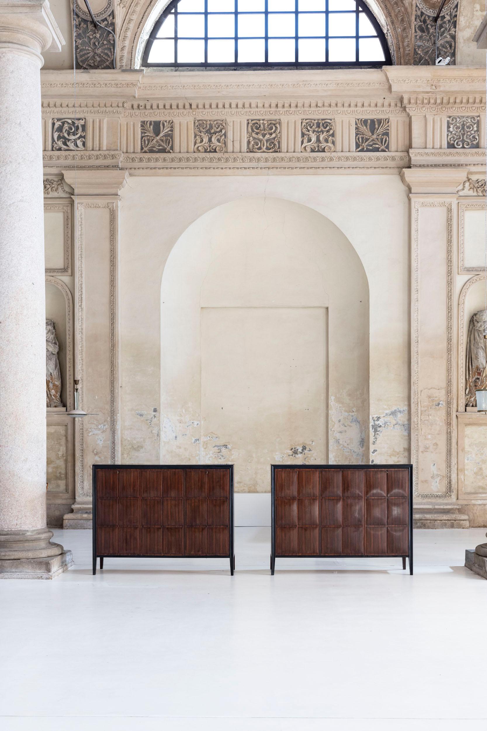 Elegant pair of midcentury Italian cabinets, designed by Paolo Buffa, showcases timeless craftsmanship and sophisticated design.
The clean lines, functional design, and exquisite attention to detail make them versatile pieces, perfect for adding a