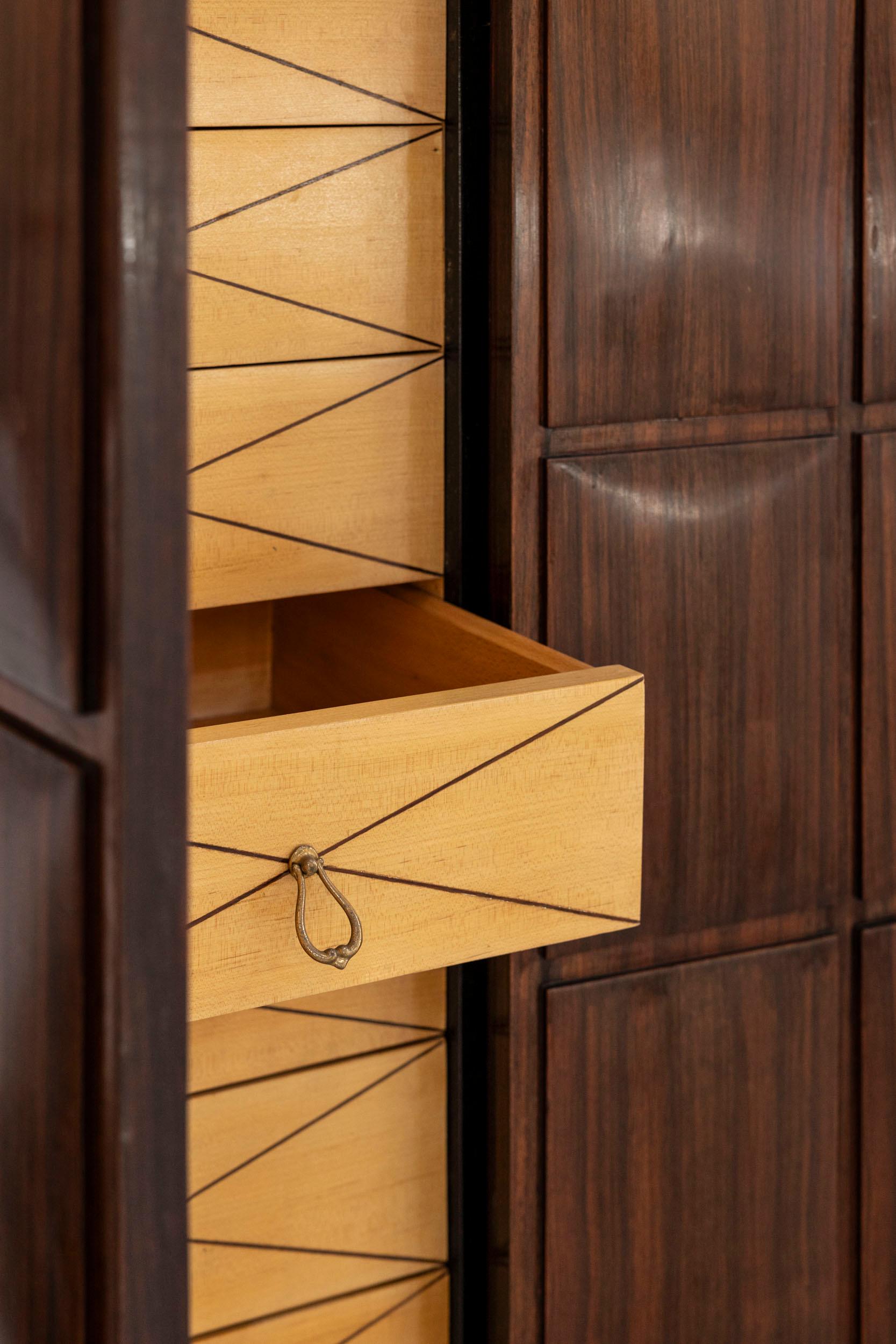 Pair of midcentury Italian cabinets by Paolo Buffa For Sale 2