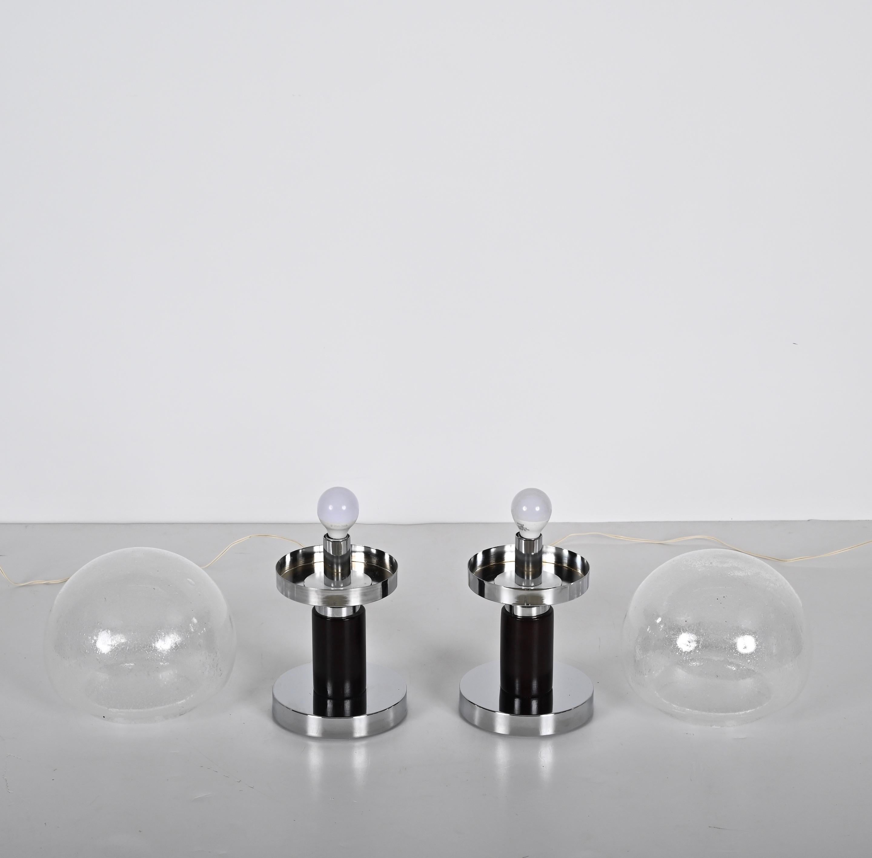 Paire de lampes de table italiennes du MIdec siècle, chromées, avec abat-jour en verre bulle, années 1980 en vente 5