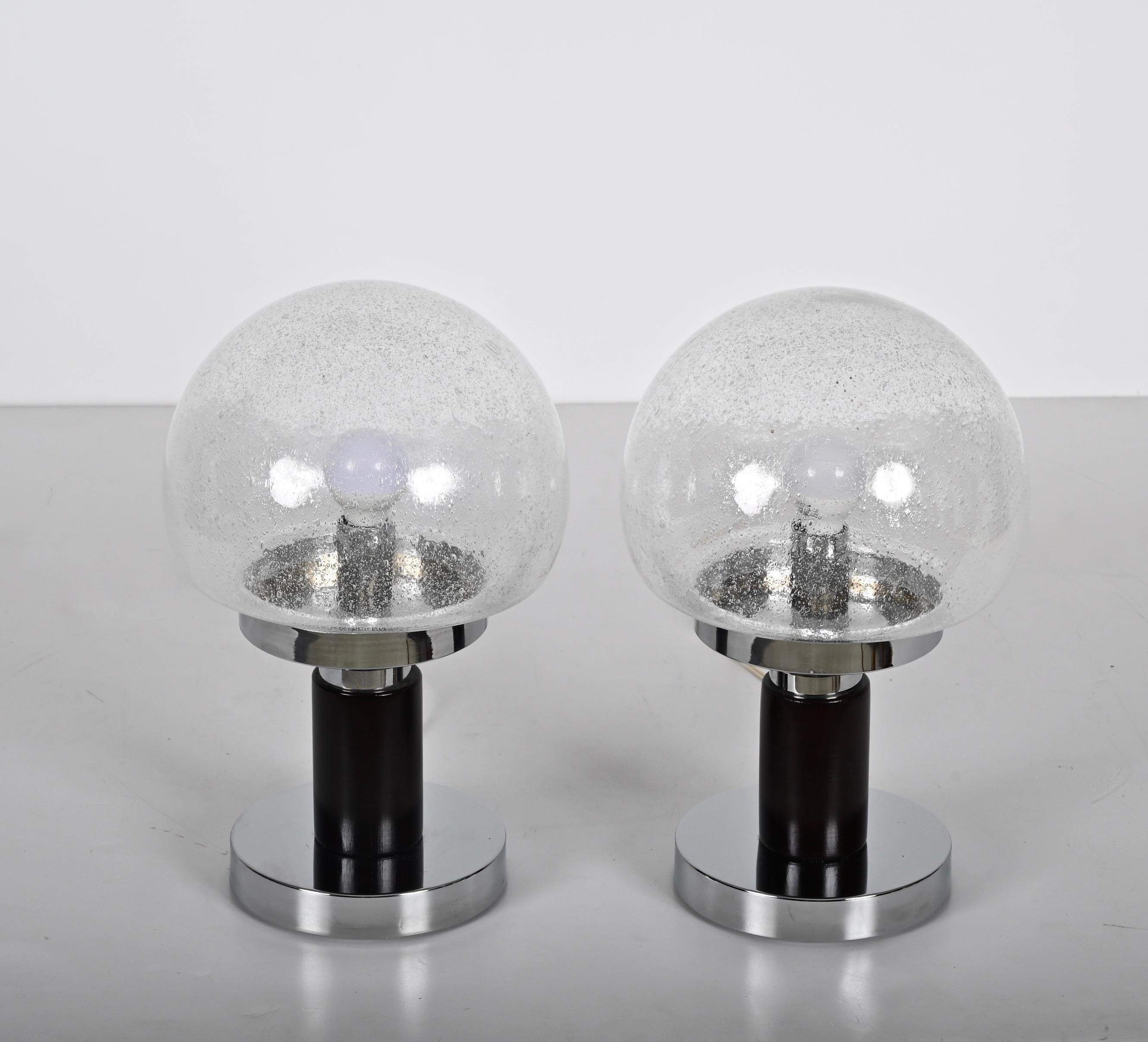 Pair of MIdcentury Italian Chrome Table Lamps with Bubble Glass Shade, 1980s For Sale 3