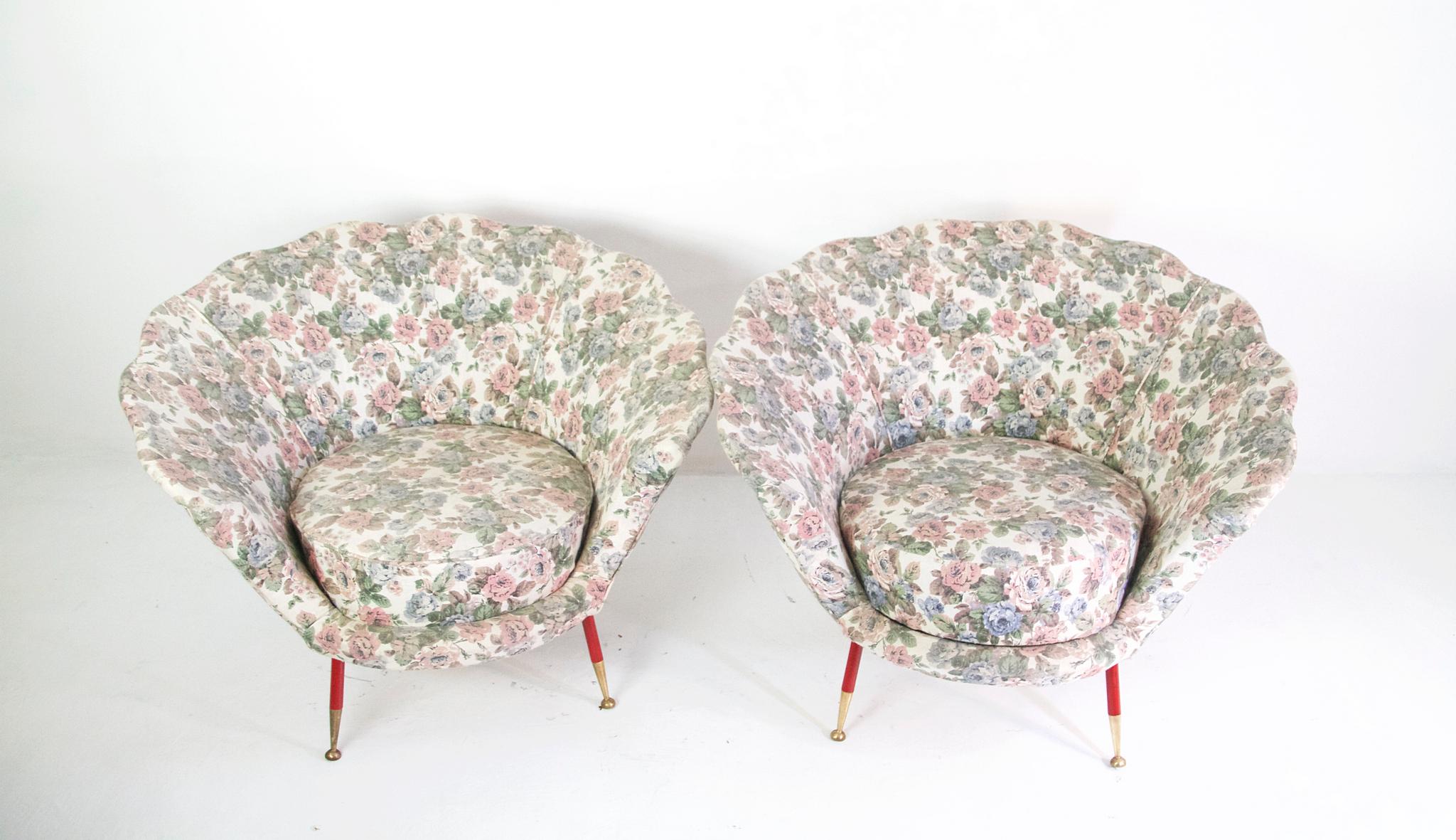 Mid-Century Modern Pair of Midcentury Italian Clam Shell Armchairs For Sale