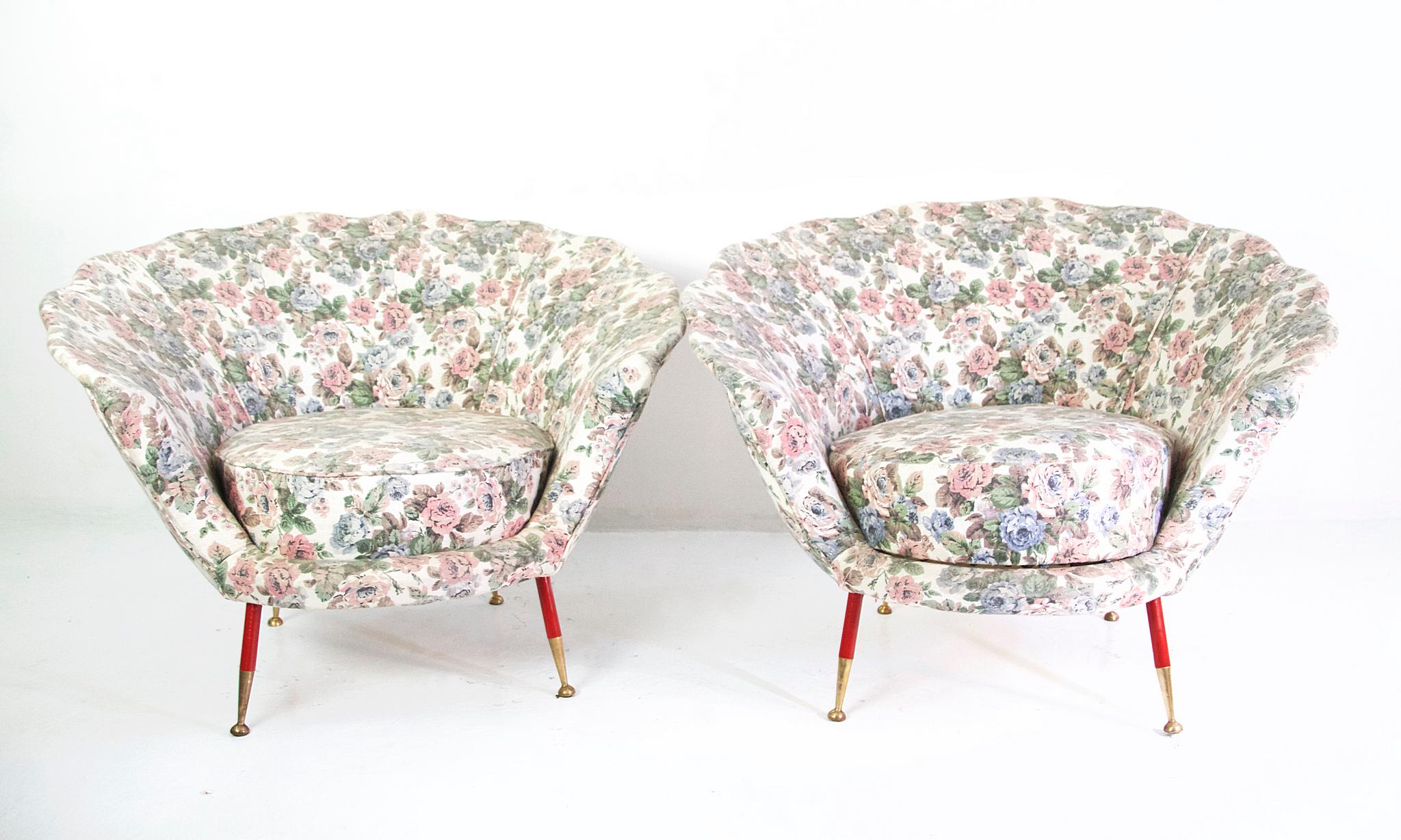 Pair of Midcentury Italian Clam Shell Armchairs In Good Condition For Sale In Albano Laziale, Rome/Lazio