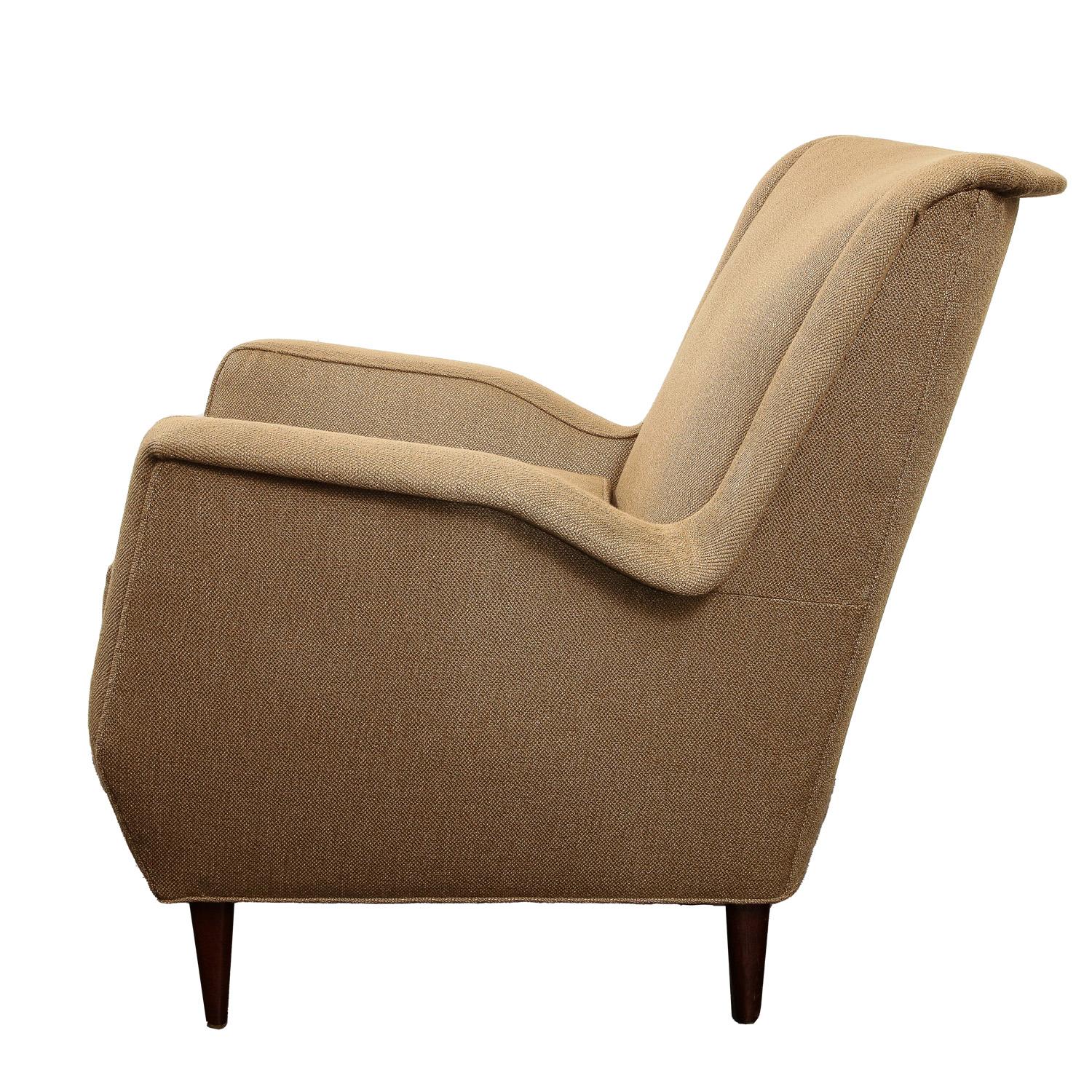 Pair of Midcentury Italian Club Chairs with Mahogany Legs, 1950s In Good Condition For Sale In New York, NY