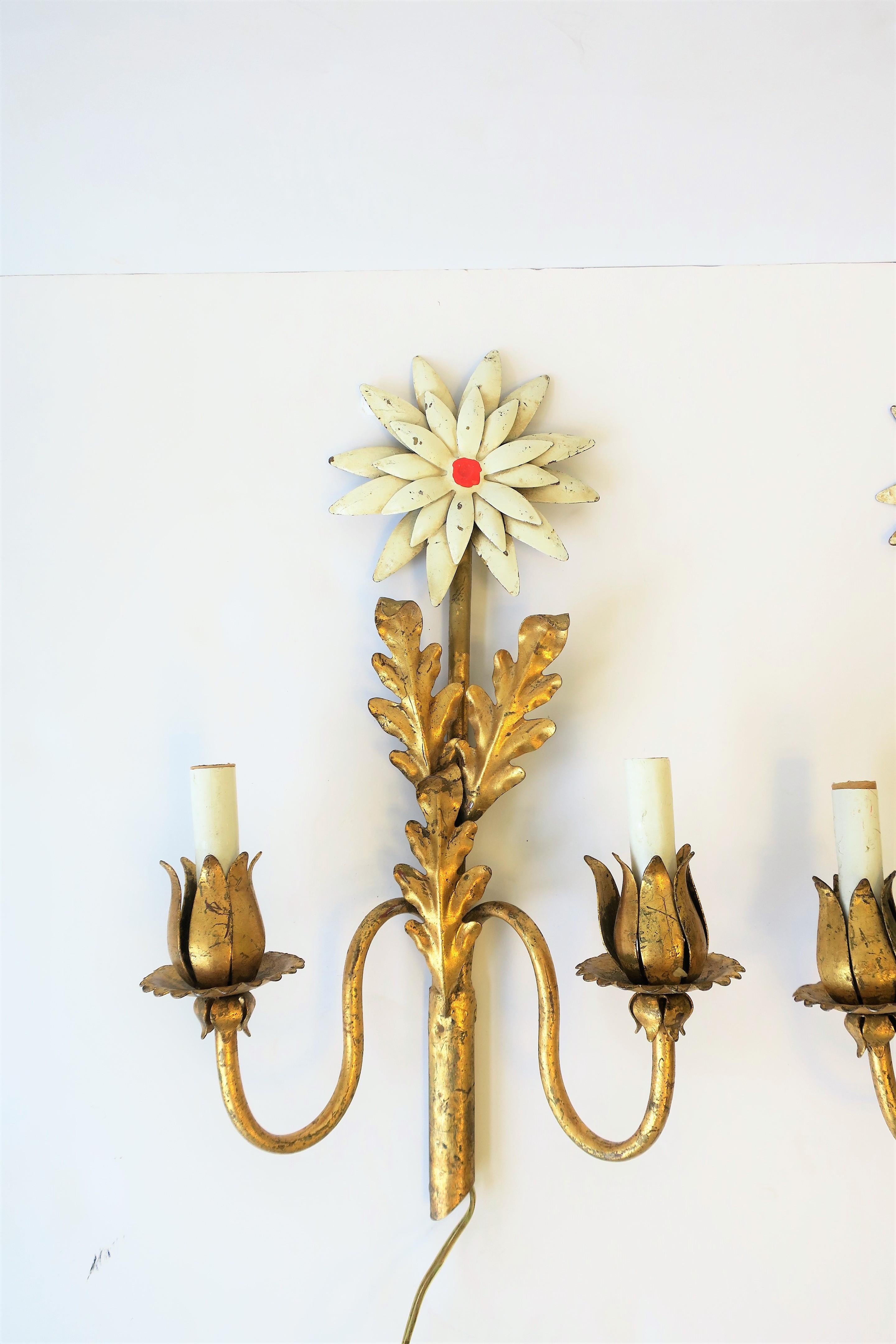 Enameled Pair of Midcentury Italian Gold Gilt Tole Metal Flower Sconces