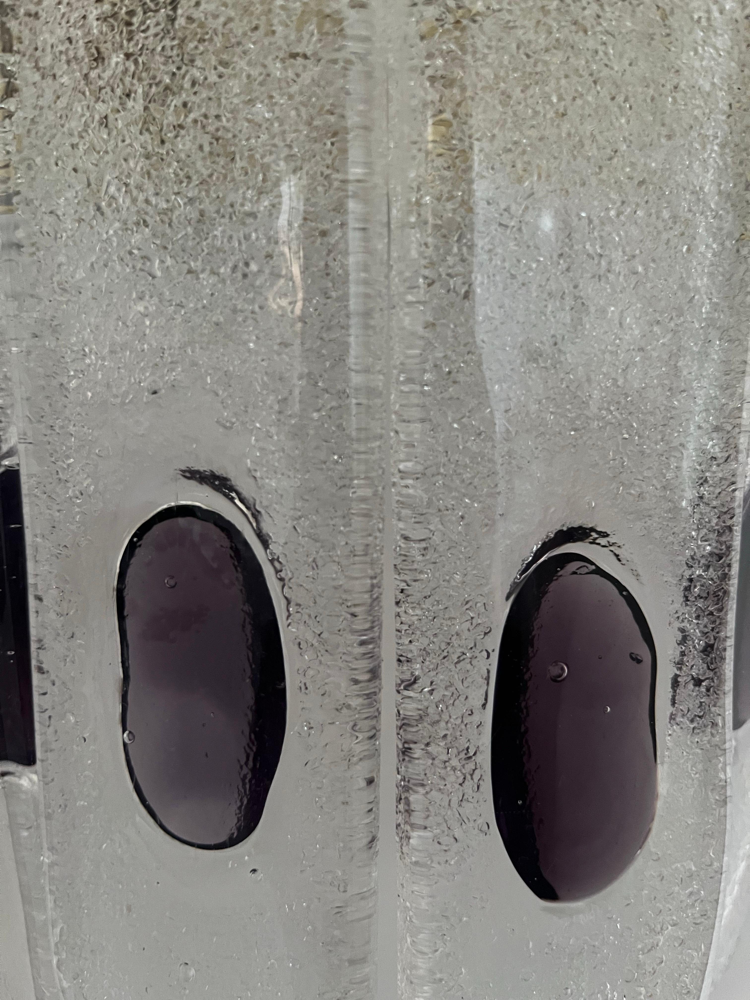 Pair of Midcentury Italian Lilac Murano Glass Wall Sconces by Mazzega, 1970s In Good Condition For Sale In Badajoz, Badajoz