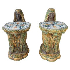 Paar italienische Majolika-Porzellan-Gartenstühle aus der Mitte des Jahrhunderts