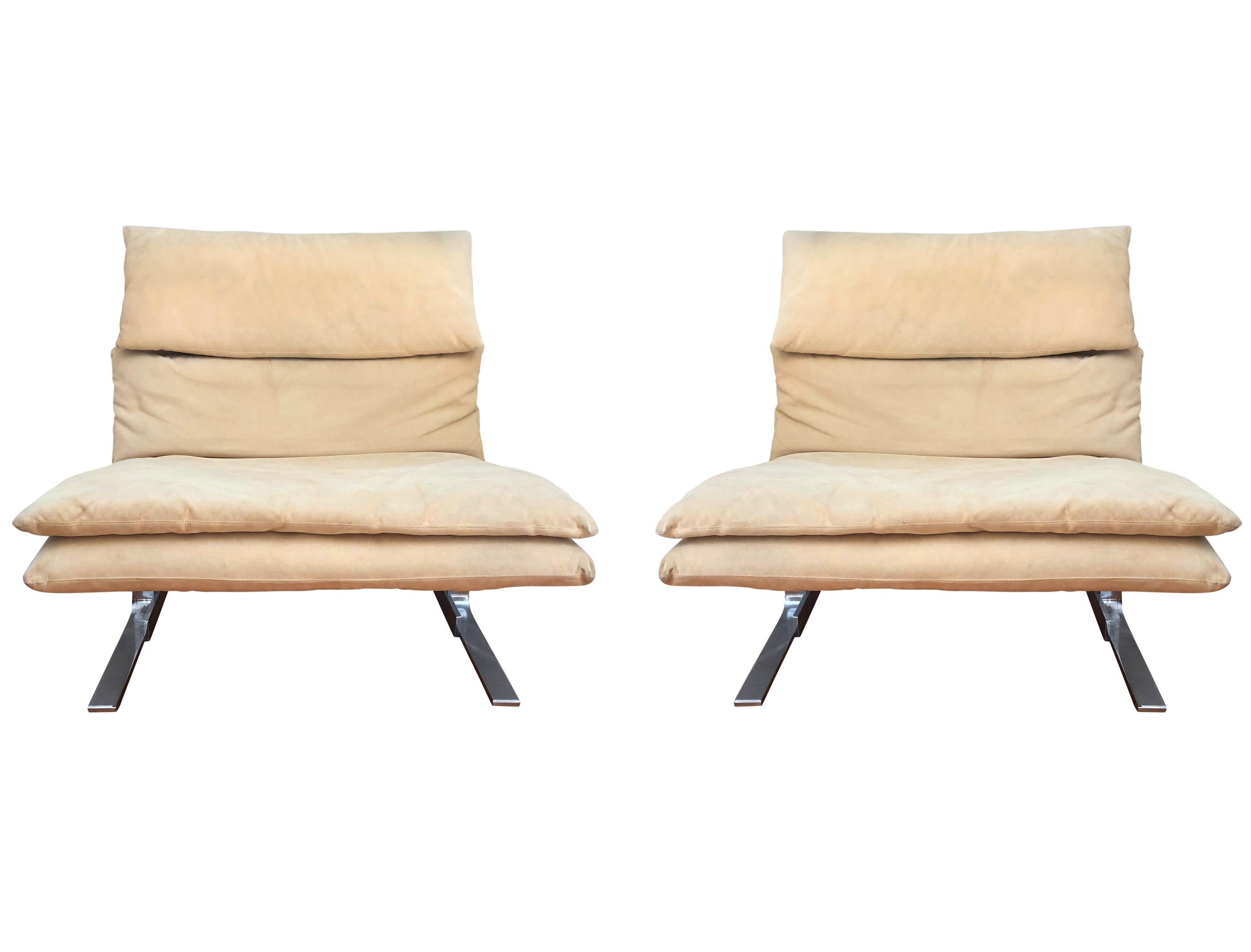 Pair of Midcentury Italian Modern Onda Slipper Lounge Chairs by Saporiti In Good Condition In Philadelphia, PA
