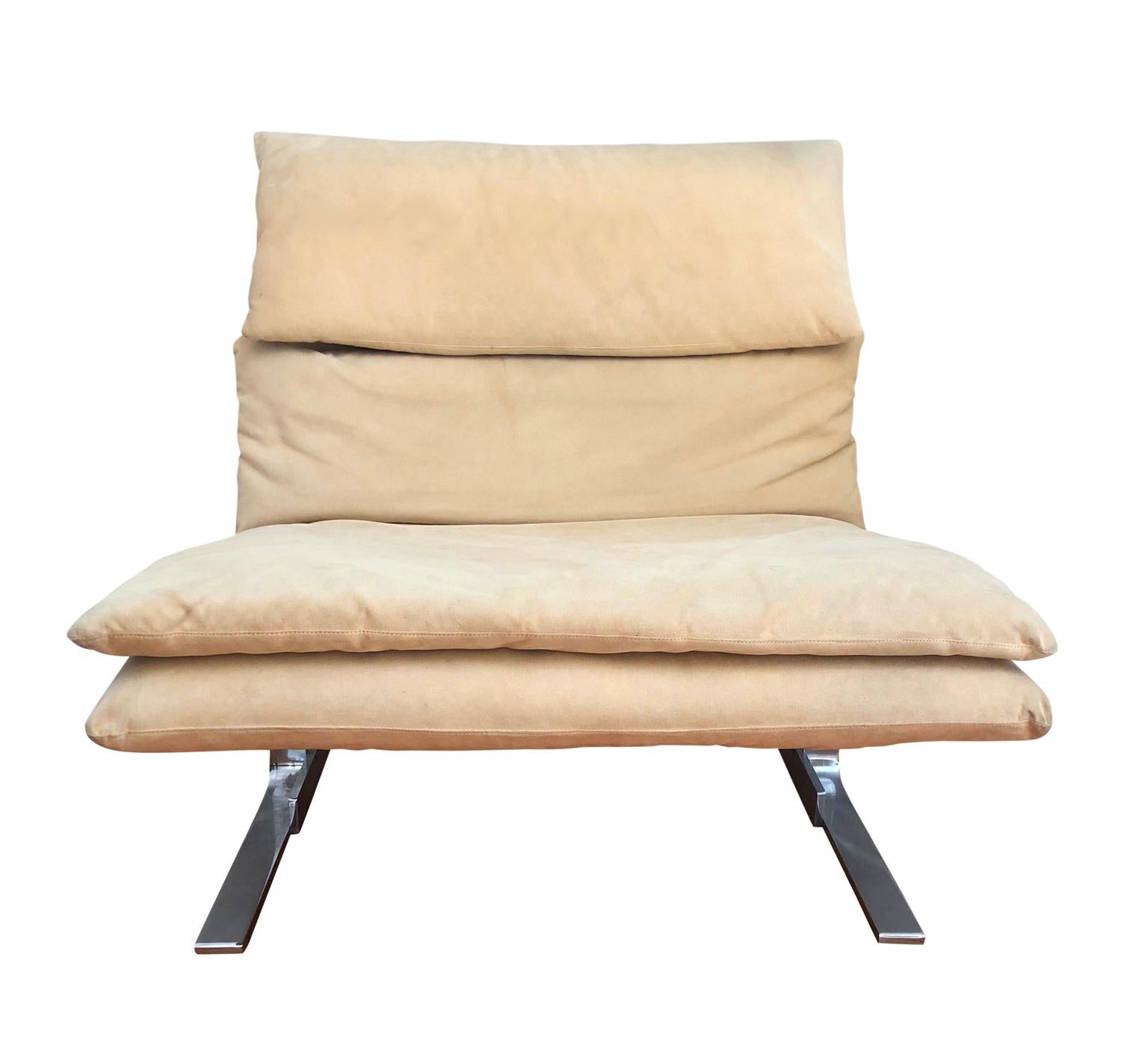 Pair of Midcentury Italian Modern Onda Slipper Lounge Chairs by Saporiti 1