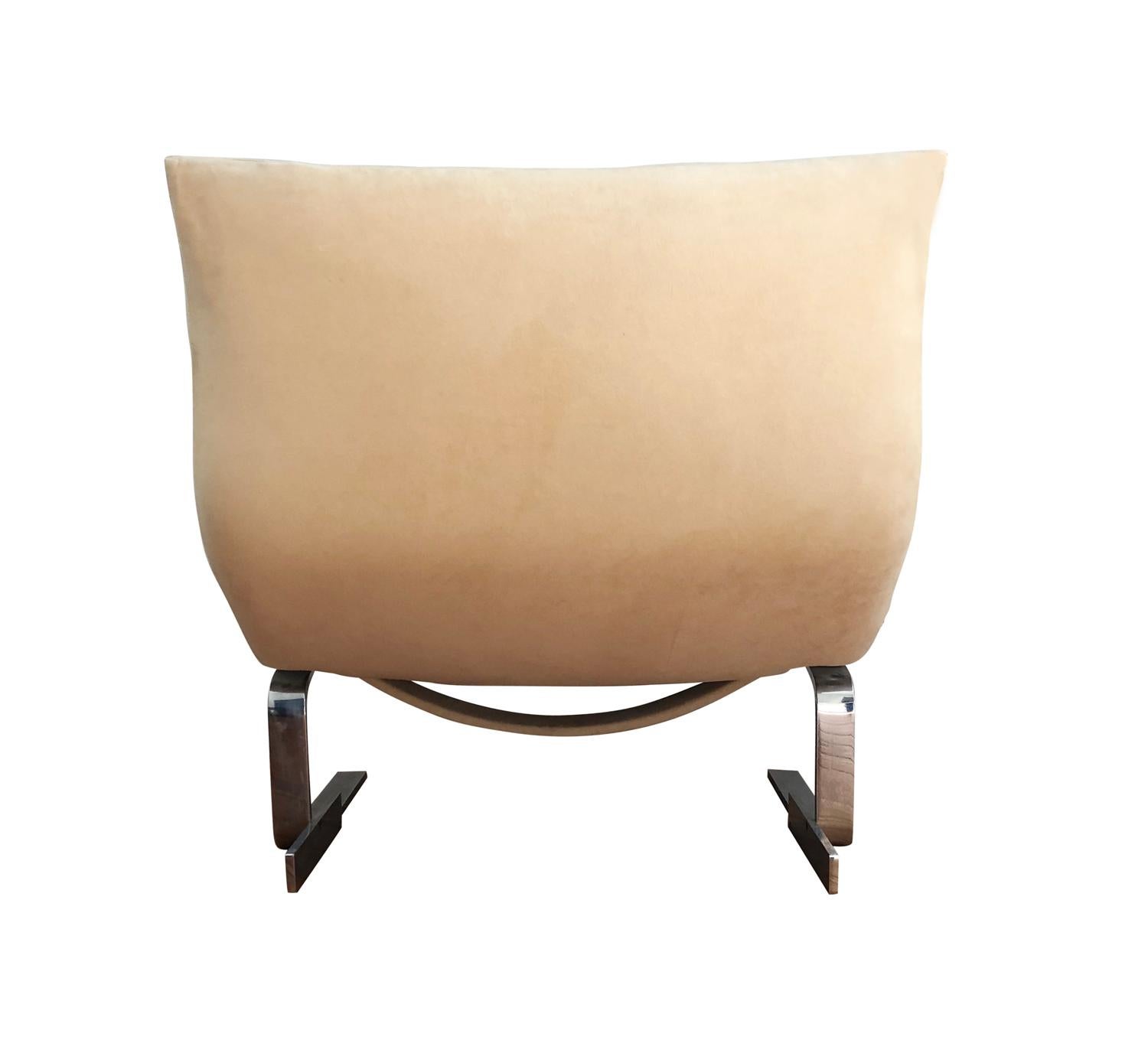 Pair of Midcentury Italian Modern Onda Slipper Lounge Chairs by Saporiti 3
