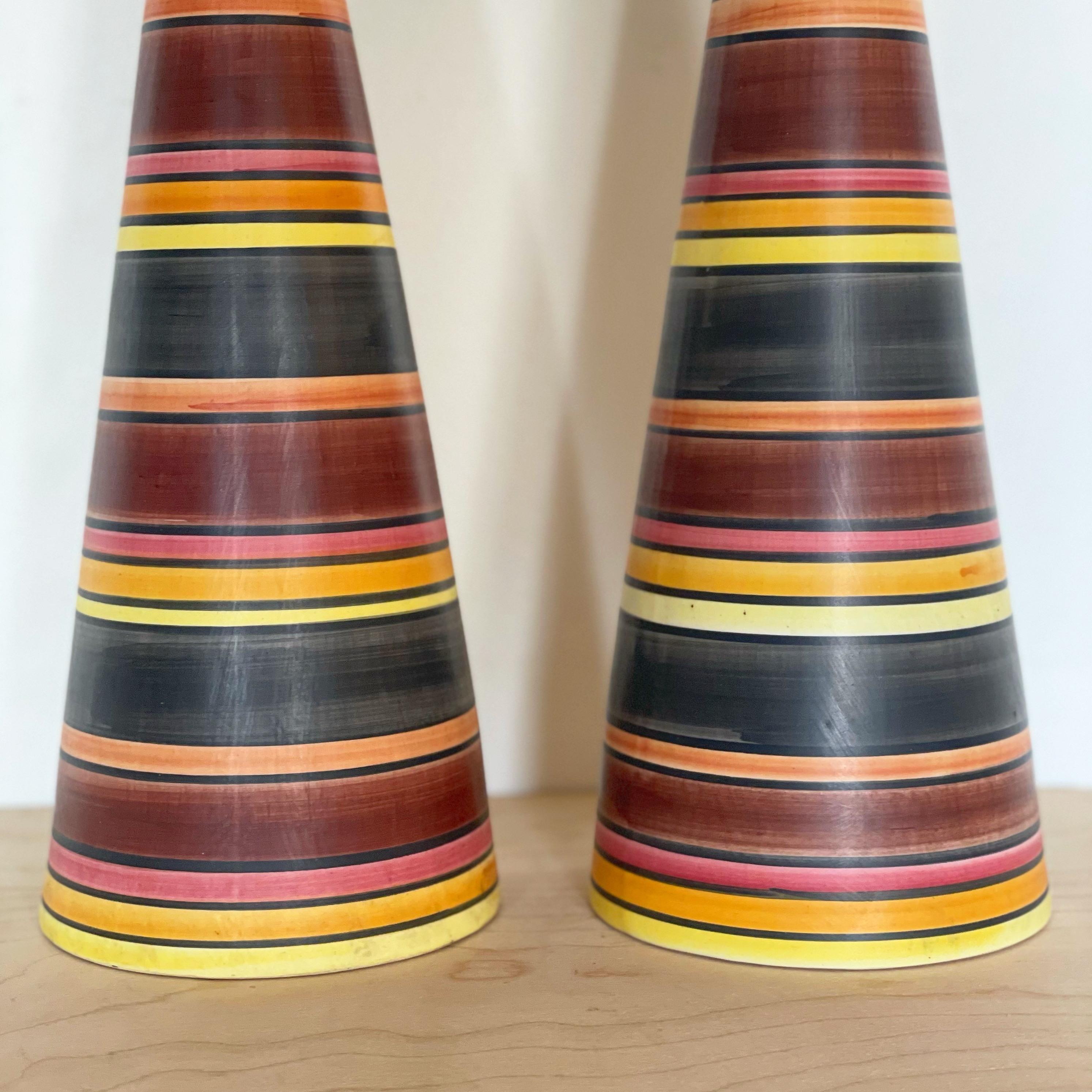 Pair of Midcentury Italian Modernist Vases After Aldo Londi for Bitossi In Good Condition In Framingham, MA