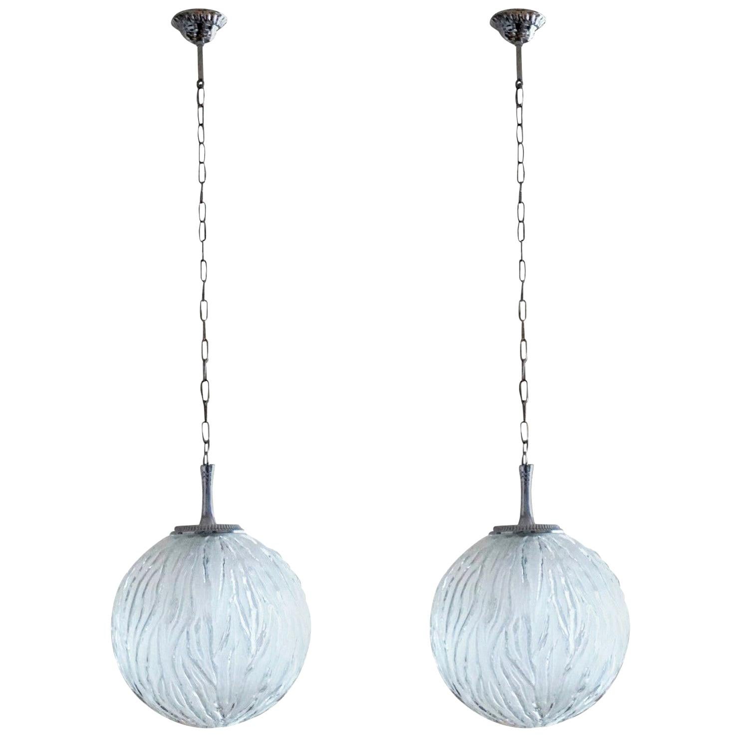 Pair of French Degue Style Glass Sphere Pendants, 1950s In Good Condition For Sale In Frankfurt am Main, DE