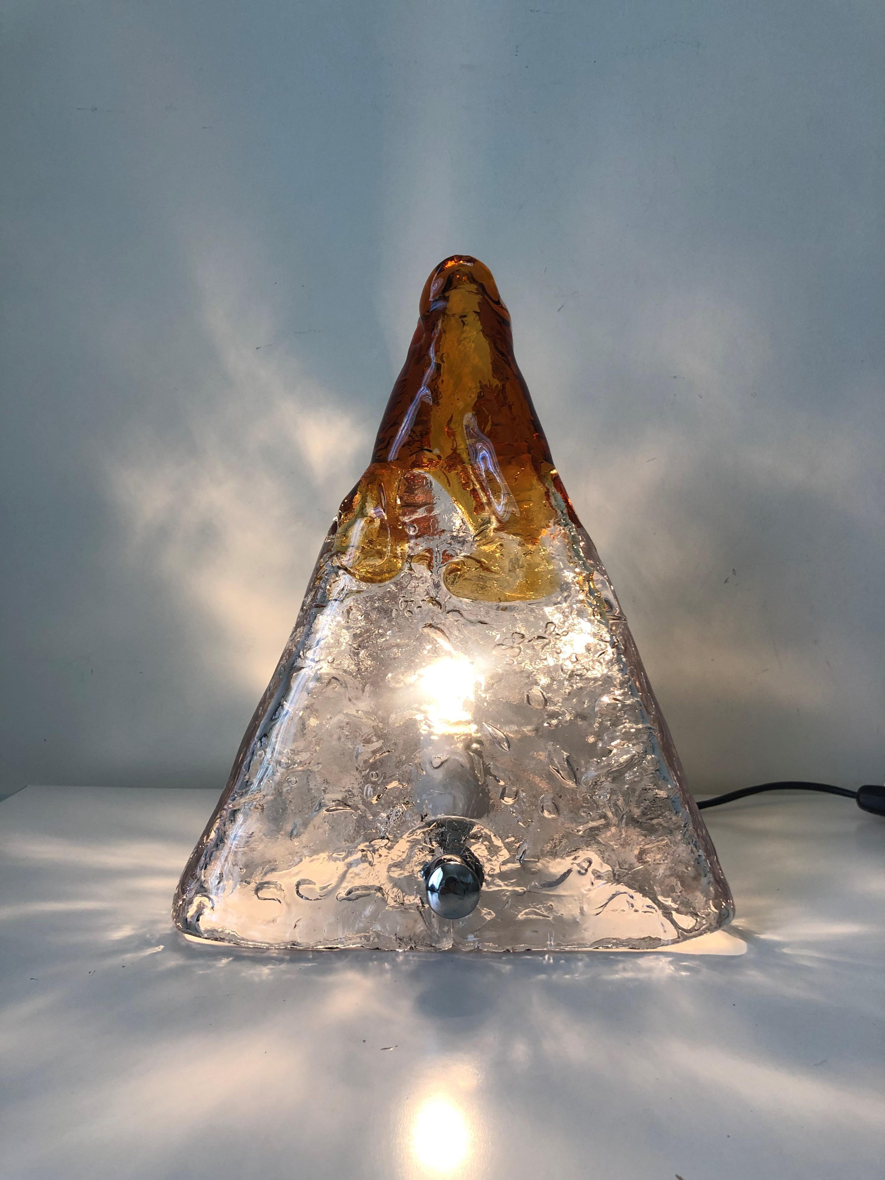 Pair of Midcentury Italian Pyramid Murano Table Lamps by Mazzega, 1970s In Good Condition For Sale In Badajoz, Badajoz