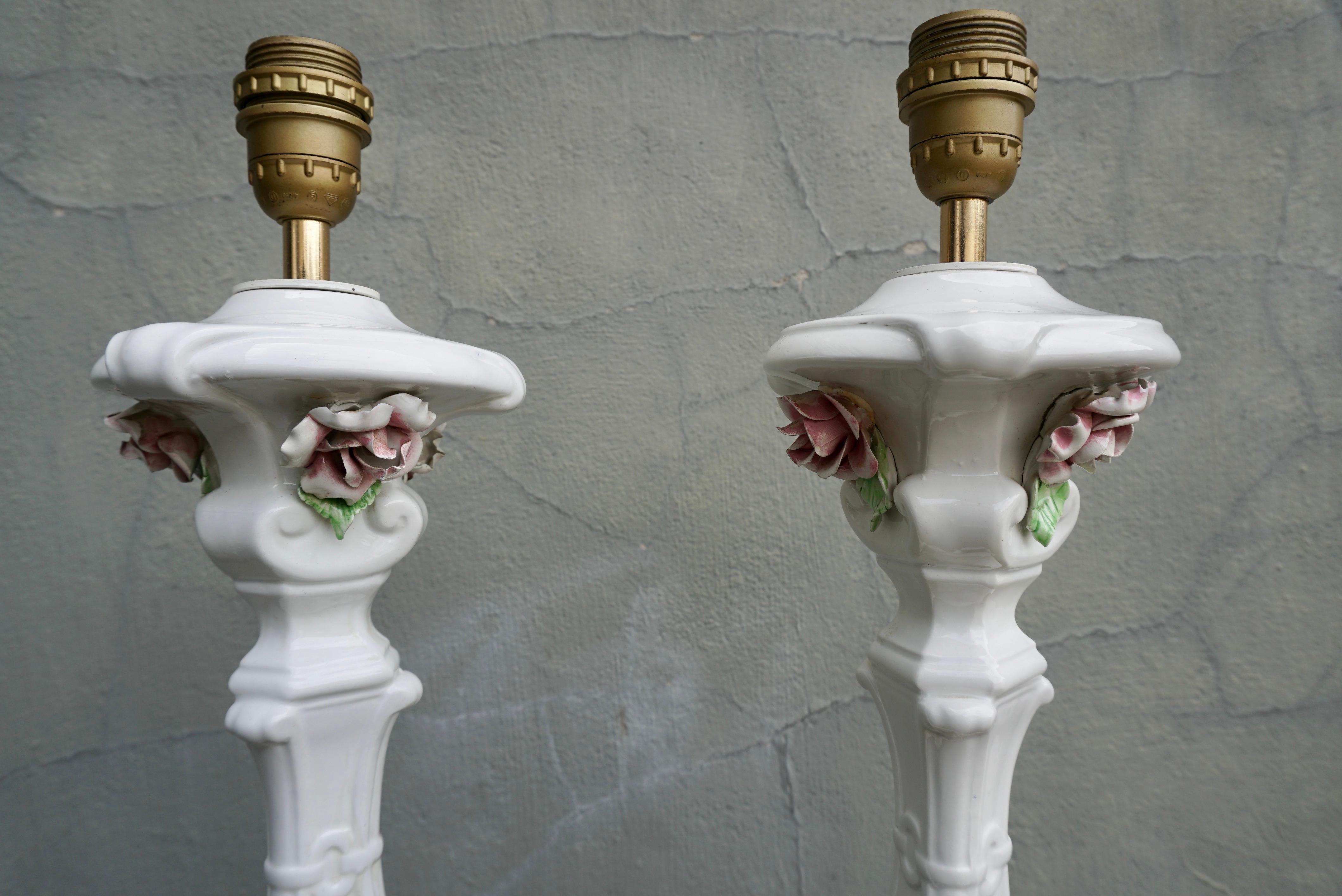 20ième siècle Paire de lampes italiennes de style rococo du milieu du siècle dernier en vente