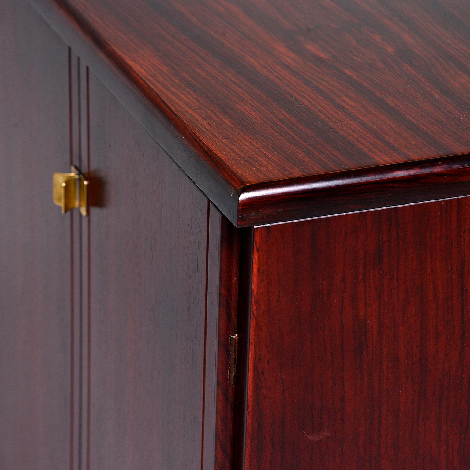 Pair of Midcentury Italian Rosewood Cabinets With Ebony Detailing For Sale 3