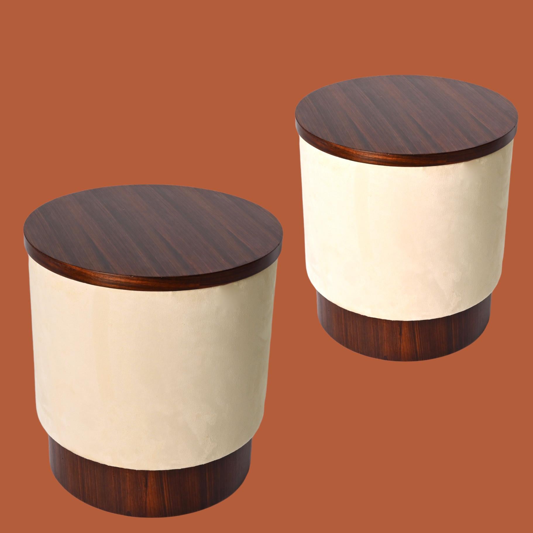 Pair of Midcentury Italian Stools in Walnut and Velvet, Italy, 1970s In Good Condition In Roma, IT