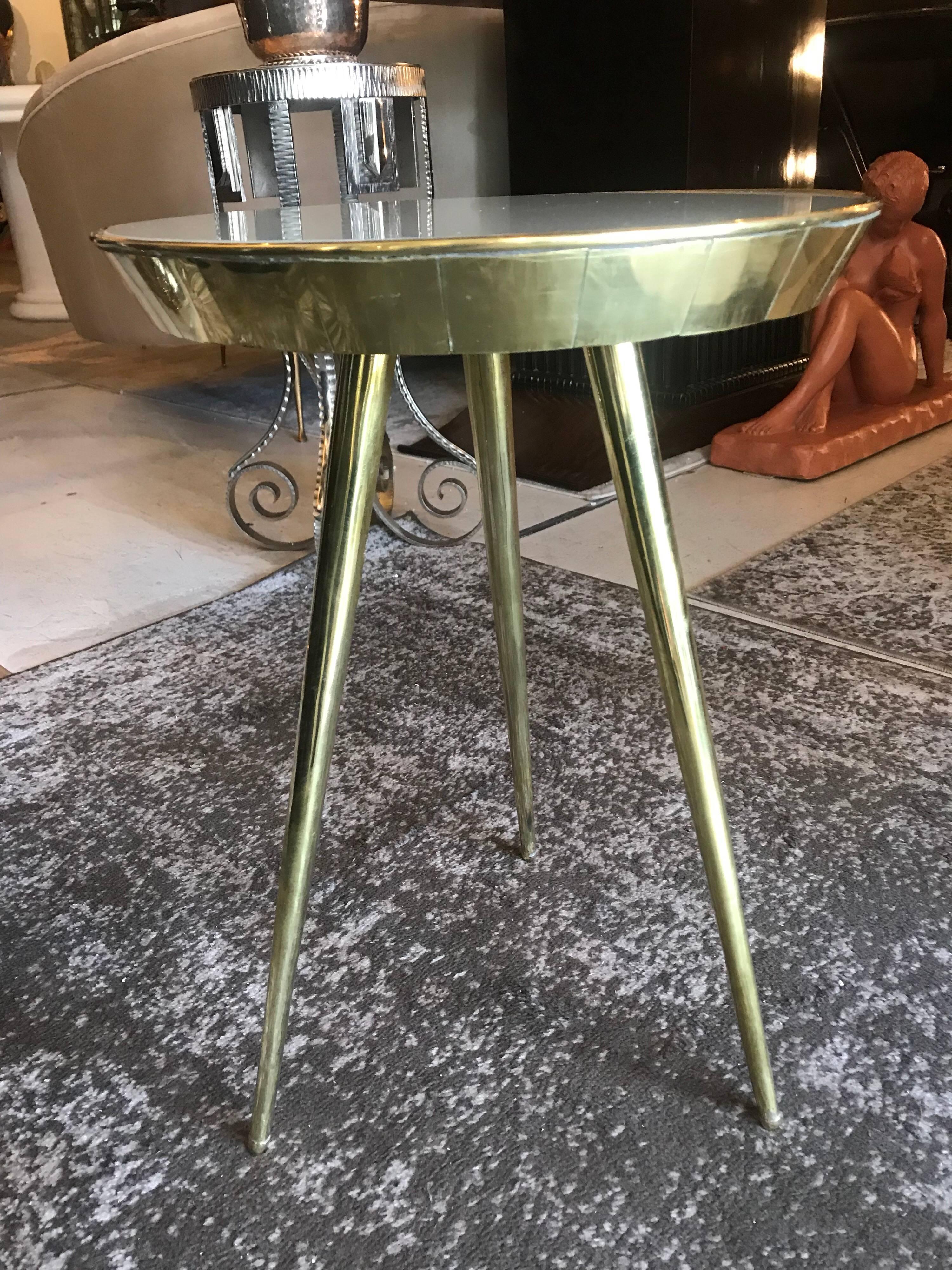 Pair of Midcentury Italian Ivory White Glass and Brass Side Tables 1