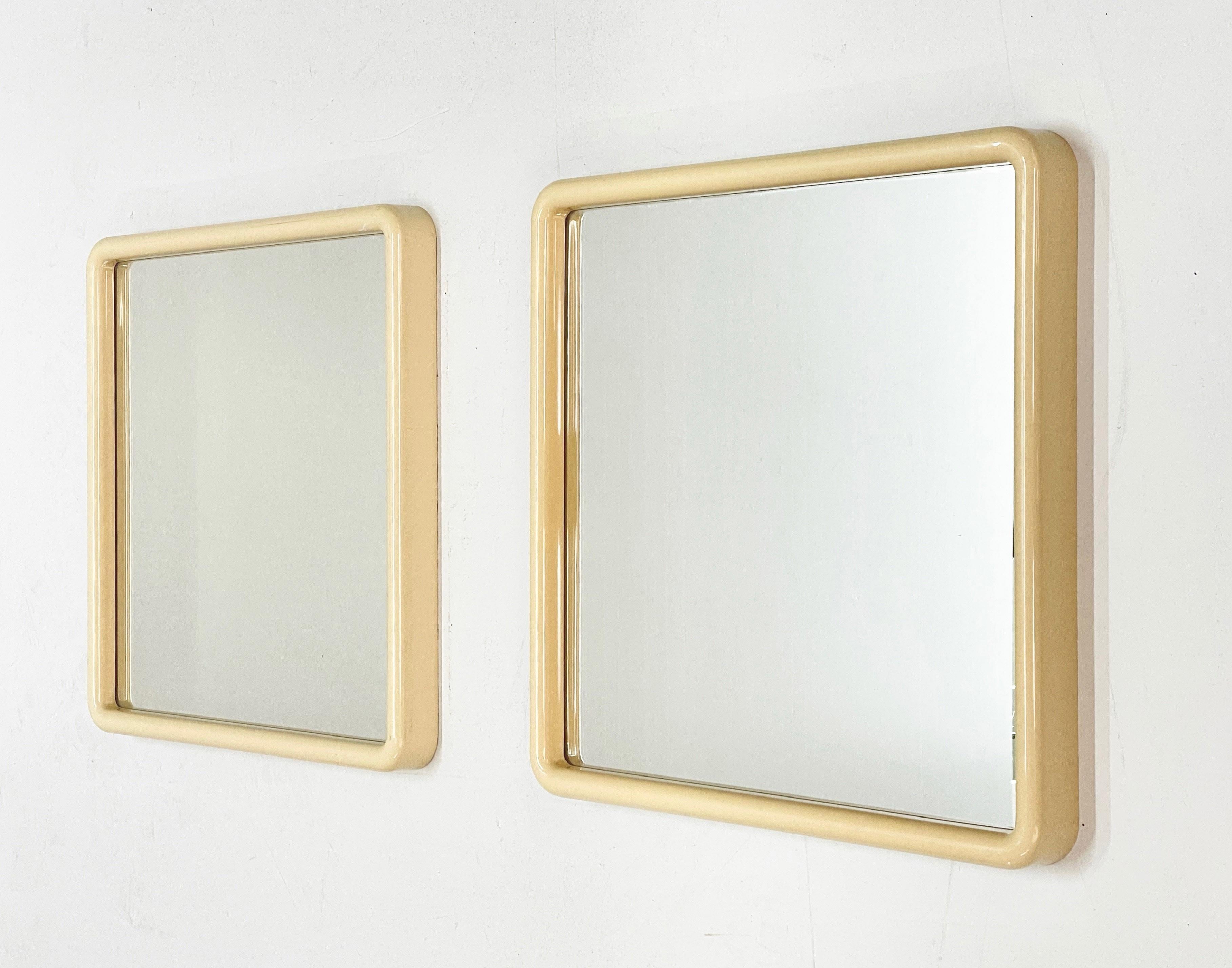 Pair of Midcentury Ivory White Plastic Frame Italian Squared Mirrors, 1980s 5