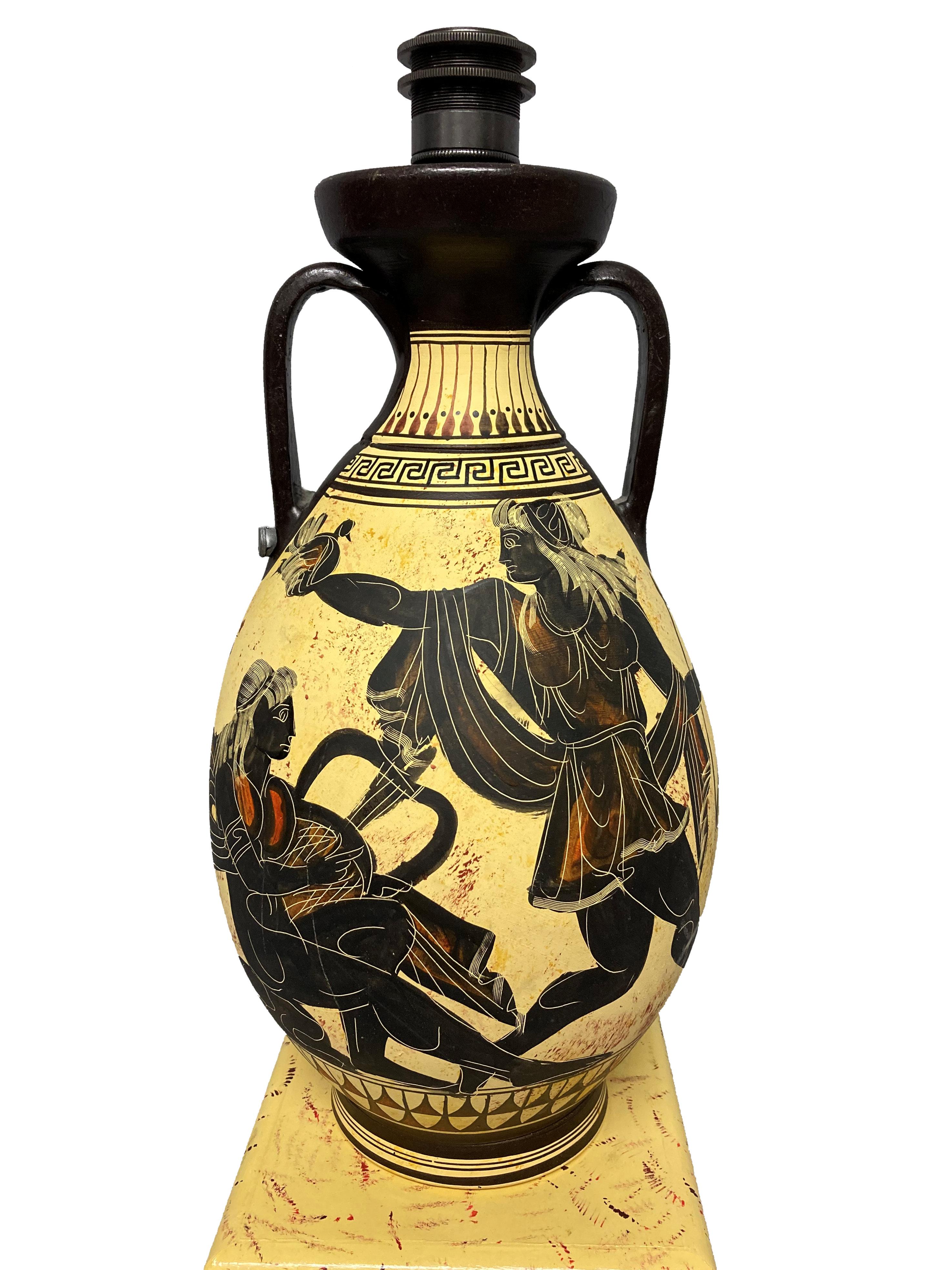 Laiton Paire de lampes à vase Krater du milieu du siècle dernier en vente