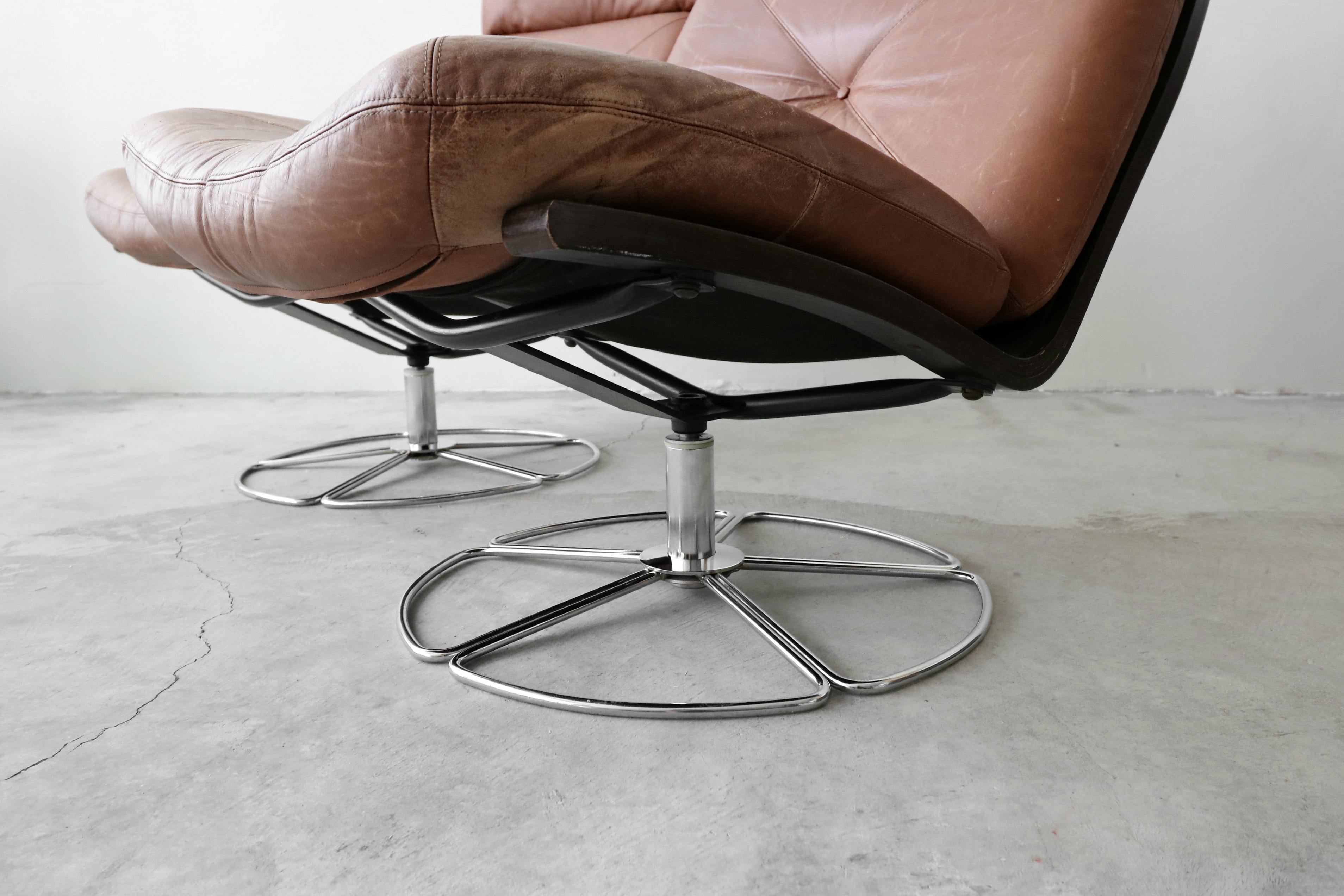 20th Century Pair of Midcentury Leather and Chrome Armless Swivel Danish Style Lounge Chairs