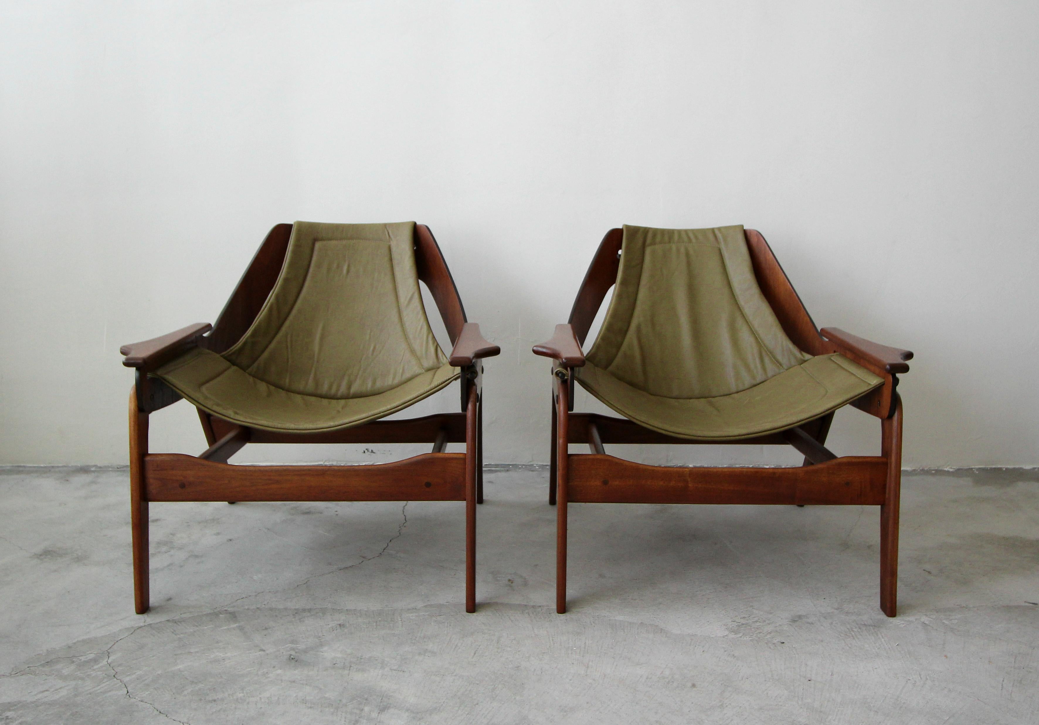 Mid-Century Modern Pair of Midcentury Leather and Walnut Sling Chairs by Jerry Johnson