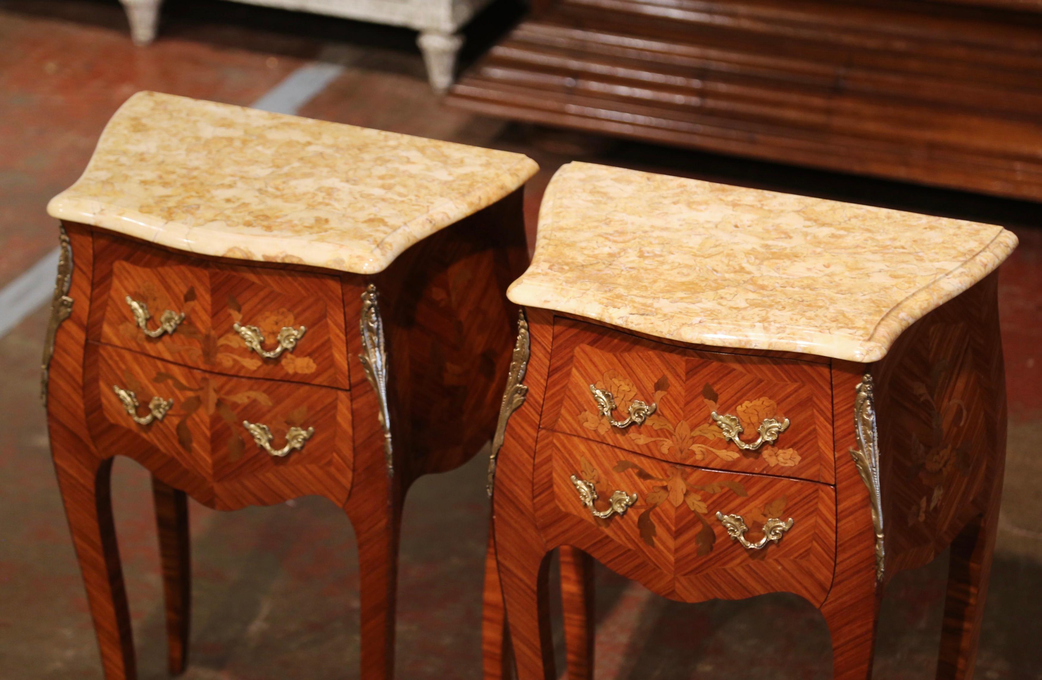Pair of Midcentury Louis XV Marquetry Inlaid Nightstands with Beige Marble Top In Excellent Condition In Dallas, TX