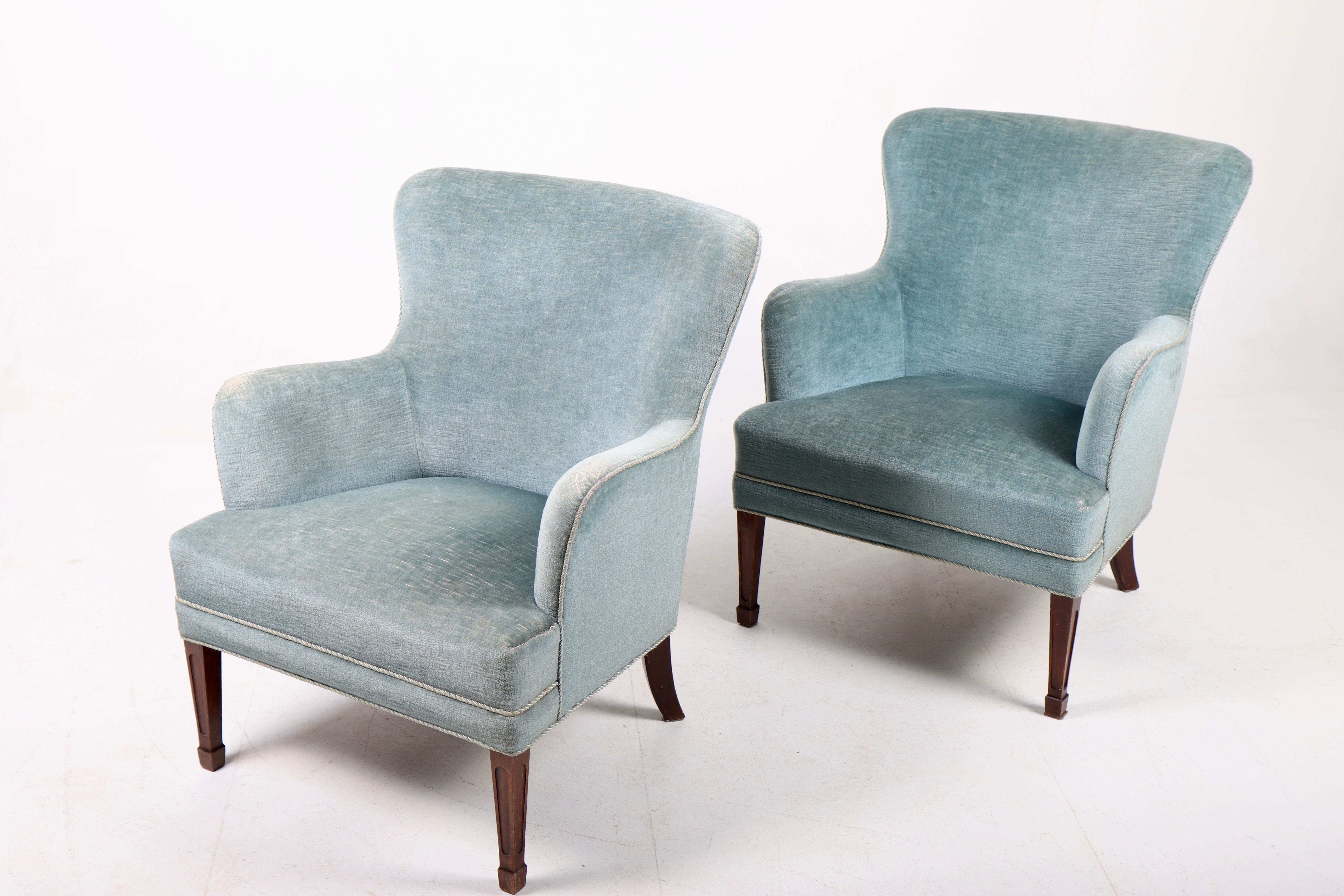 Danish Pair of Midcentury Lounge Chairs by Frits Henningsen, 1950s