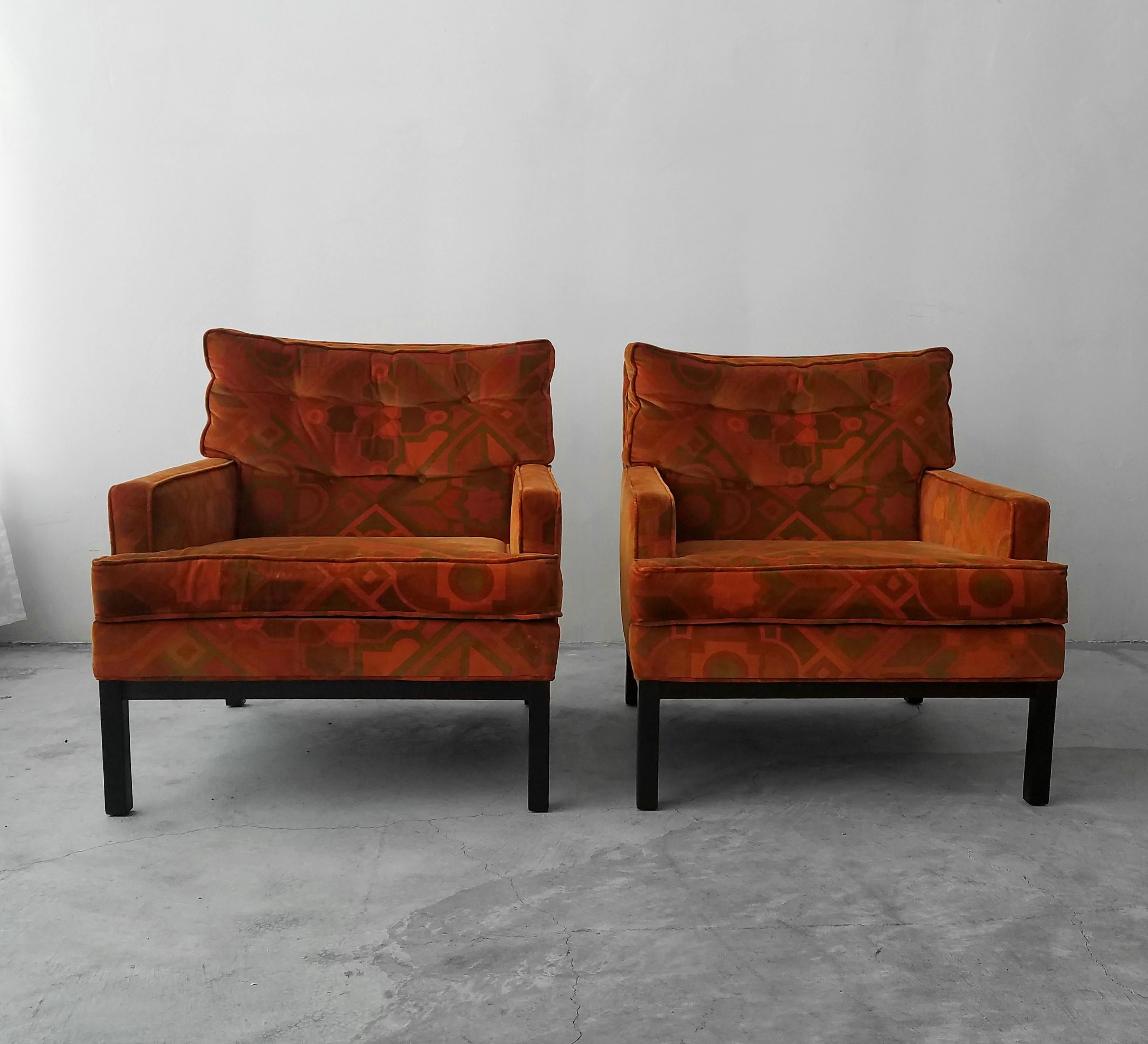 Pair of Midcentury Lounge Chairs by Harvey Probber in Jack Lenor Larsen Fabric In Good Condition In Las Vegas, NV